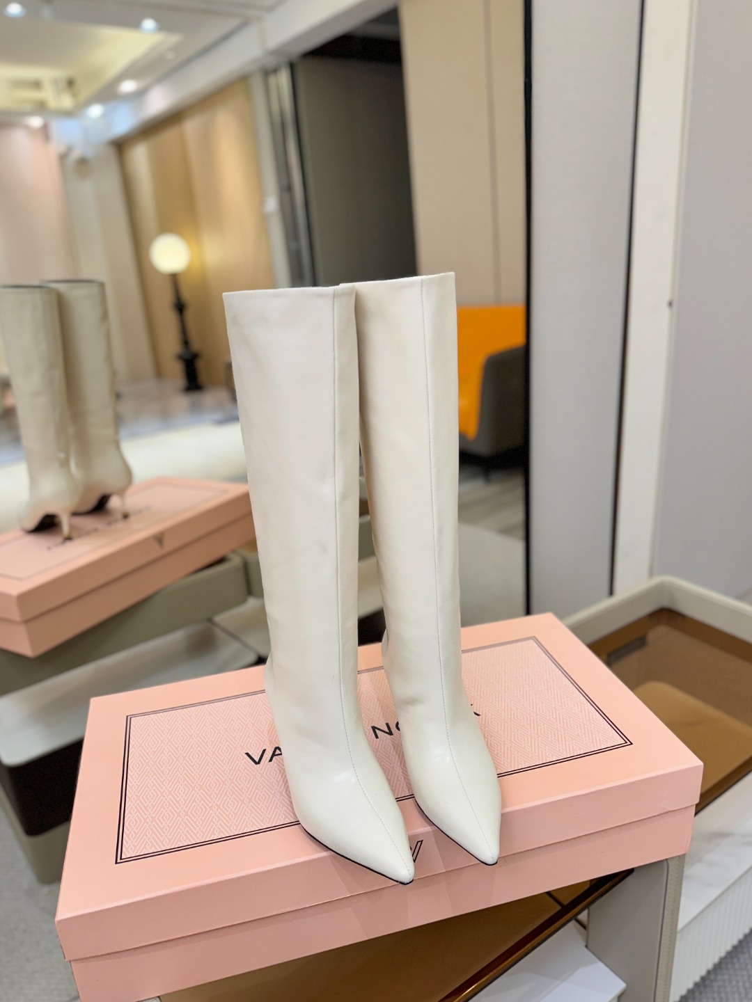 Vanda Novak 正品代购支持验货 秋冬 备货中，可正常接单 小牛皮尺码:34－42 {41.42