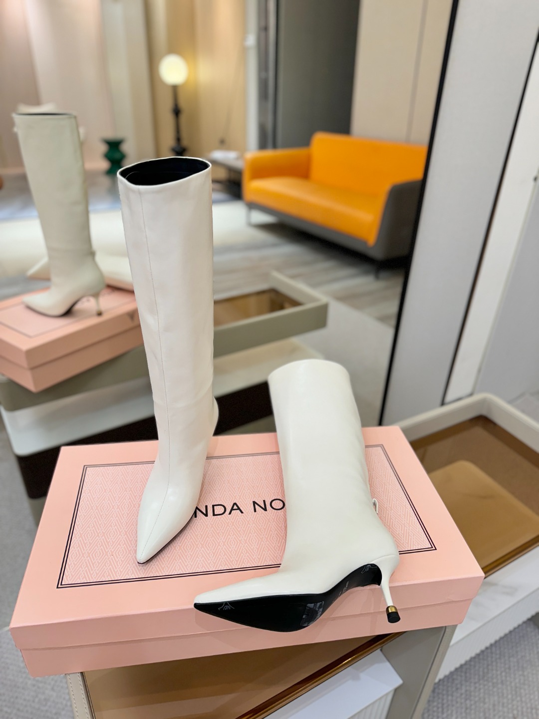 Vanda Novak 正品代购支持验货 秋冬 备货中，可正常接单 小牛皮尺码:34－42 {41.42