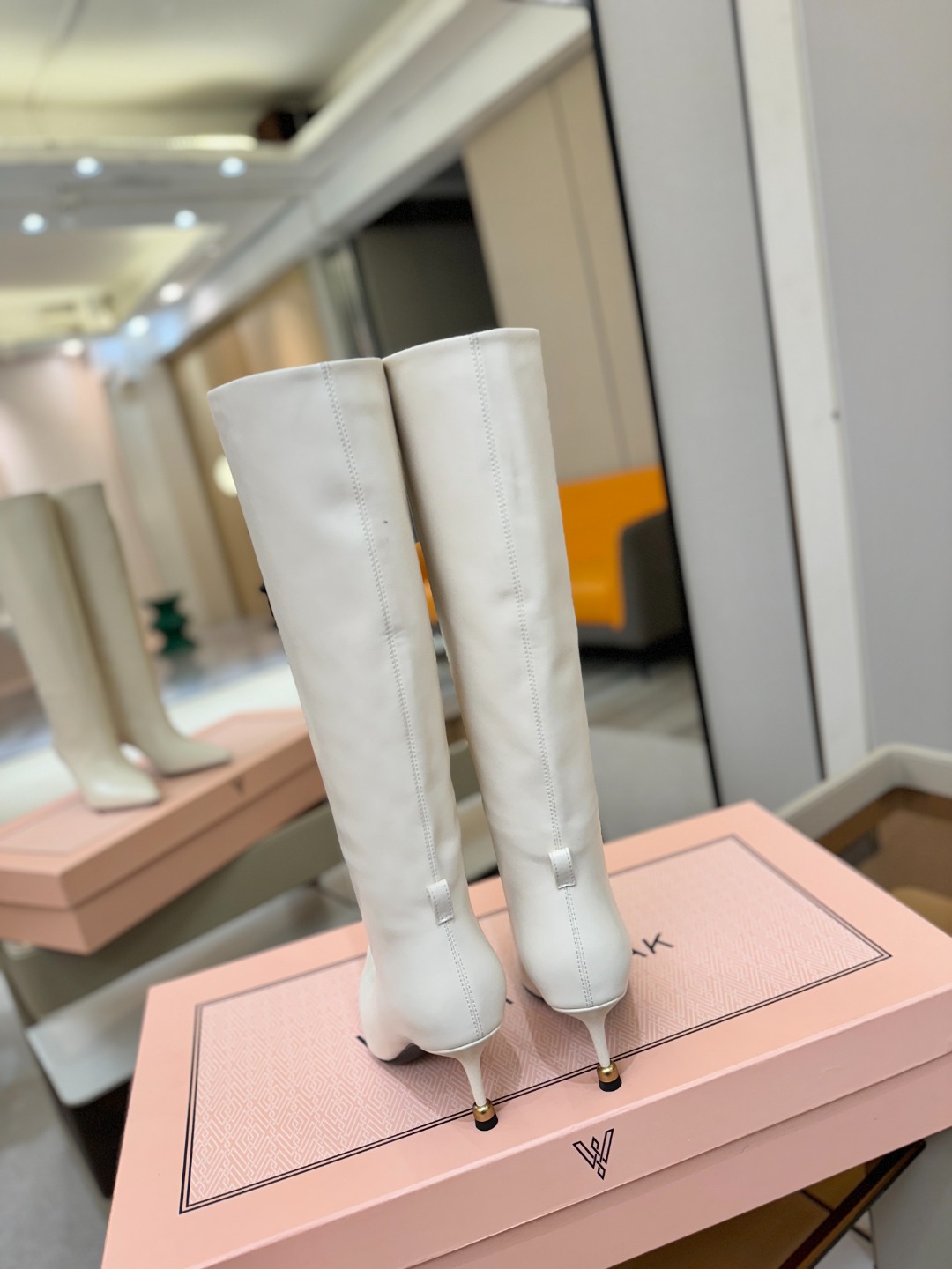 Vanda Novak 正品代购支持验货 秋冬 备货中，可正常接单 小牛皮尺码:34－42 {41.42