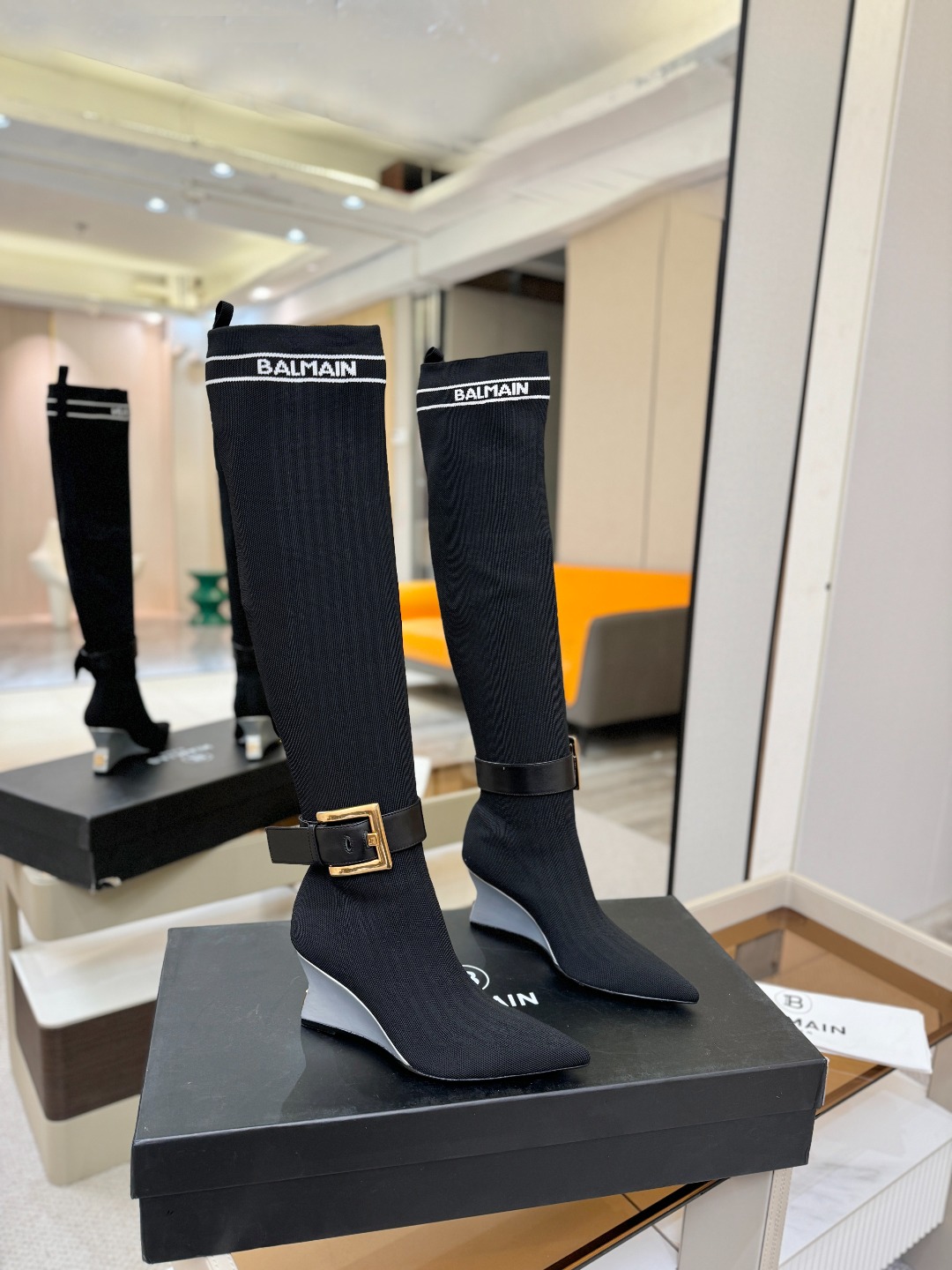 Balmain巴尔曼2025秋冬新款针织过膝弹力靴！海外订购原版1:1完美复刻！📛鞋面：原版定制飞织鞋面