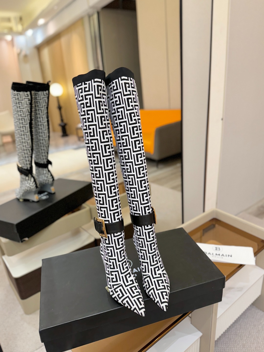 Balmain巴尔曼2025秋冬新款针织过膝弹力靴！海外订购原版1:1完美复刻！📛鞋面：原版定制飞织鞋面