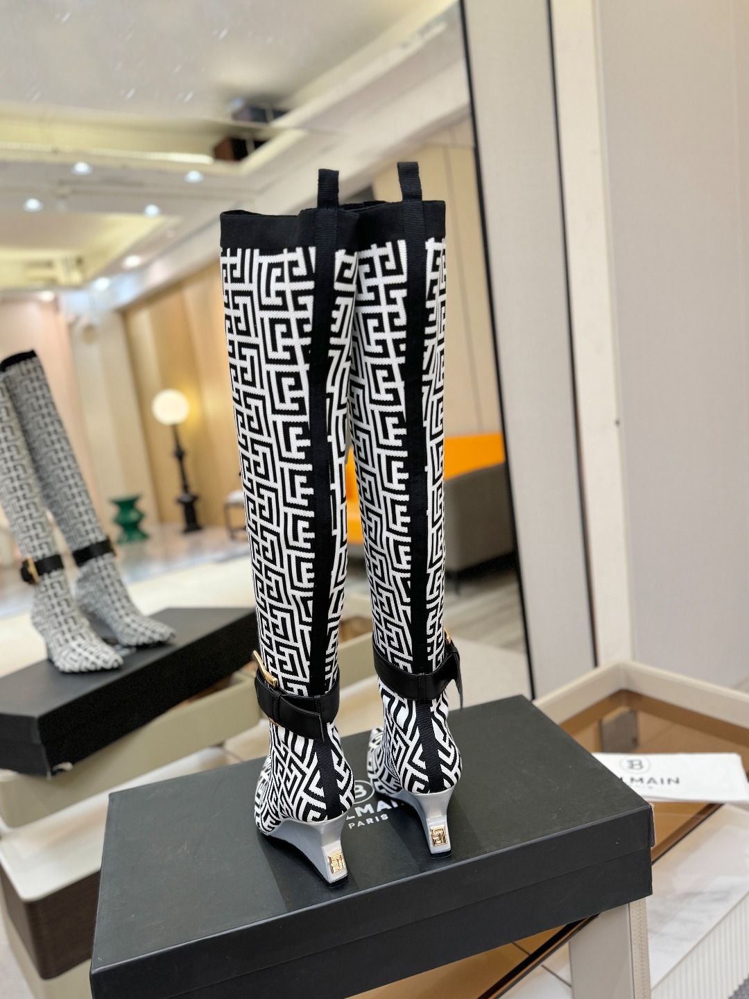 Balmain巴尔曼2025秋冬新款针织过膝弹力靴！海外订购原版1:1完美复刻！📛鞋面：原版定制飞织鞋面