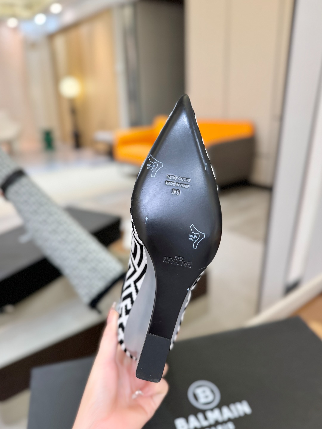 Balmain巴尔曼2025秋冬新款针织过膝弹力靴！海外订购原版1:1完美复刻！📛鞋面：原版定制飞织鞋面