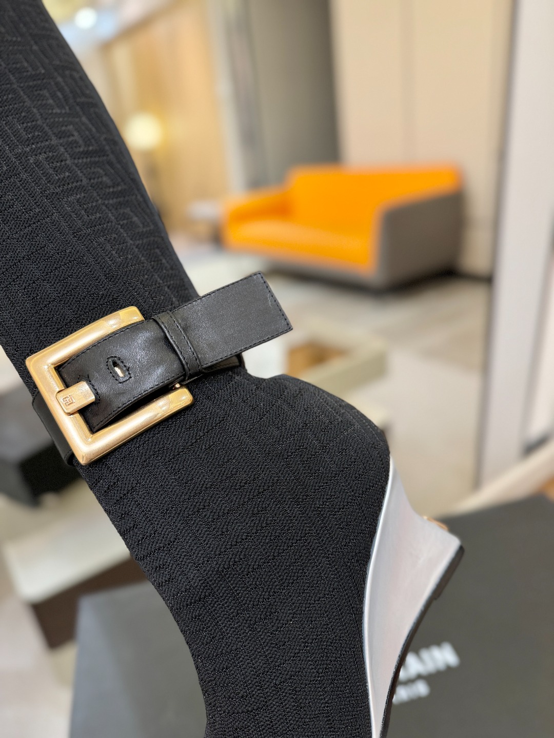 Balmain巴尔曼2025秋冬新款针织过膝弹力靴！海外订购原版1:1完美复刻！📛鞋面：原版定制飞织鞋面