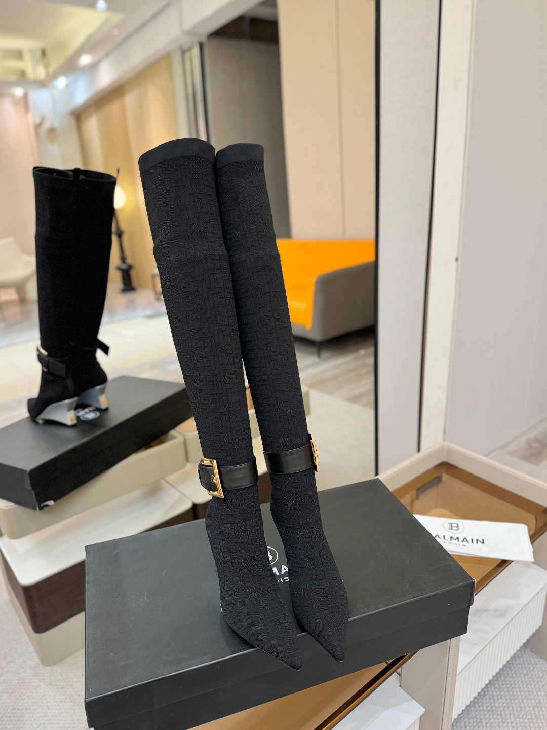Balmain巴尔曼2025秋冬新款针织过膝弹力靴！海外订购原版1:1完美复刻！📛鞋面：原版定制飞织鞋面