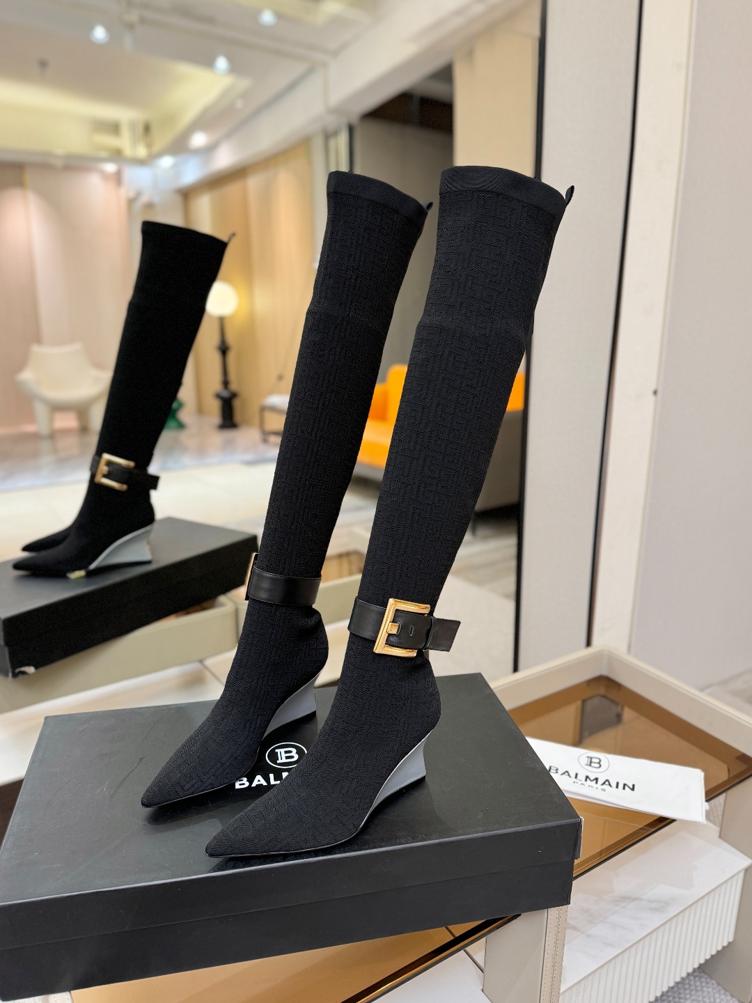 Balmain巴尔曼2025秋冬新款针织过膝弹力靴！海外订购原版1:1完美复刻！📛鞋面：原版定制飞织鞋面