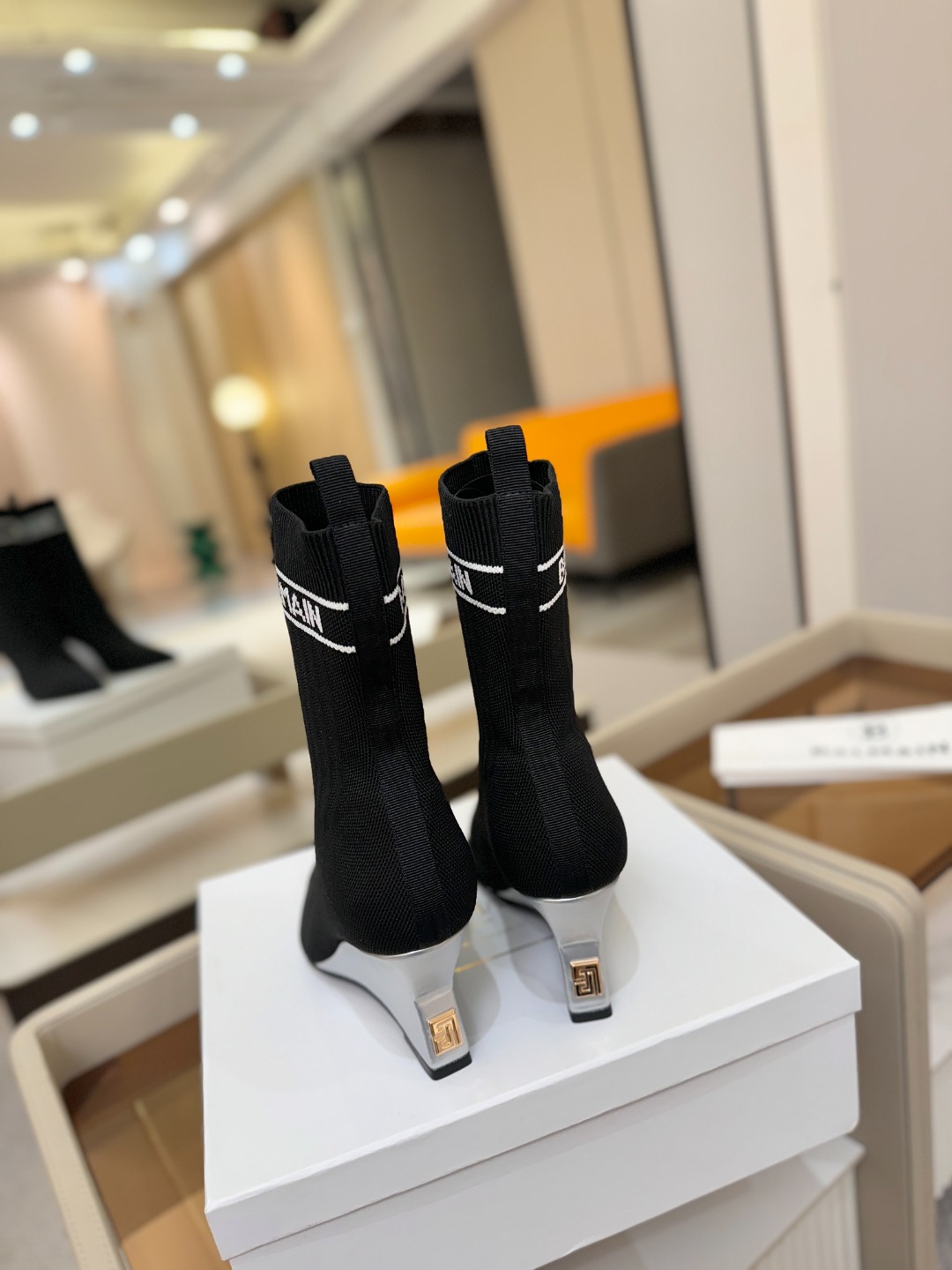 Balmain巴尔曼2025秋冬新款针织过膝弹力靴！海外订购原版1:1完美复刻！📛鞋面：原版定制飞织鞋面