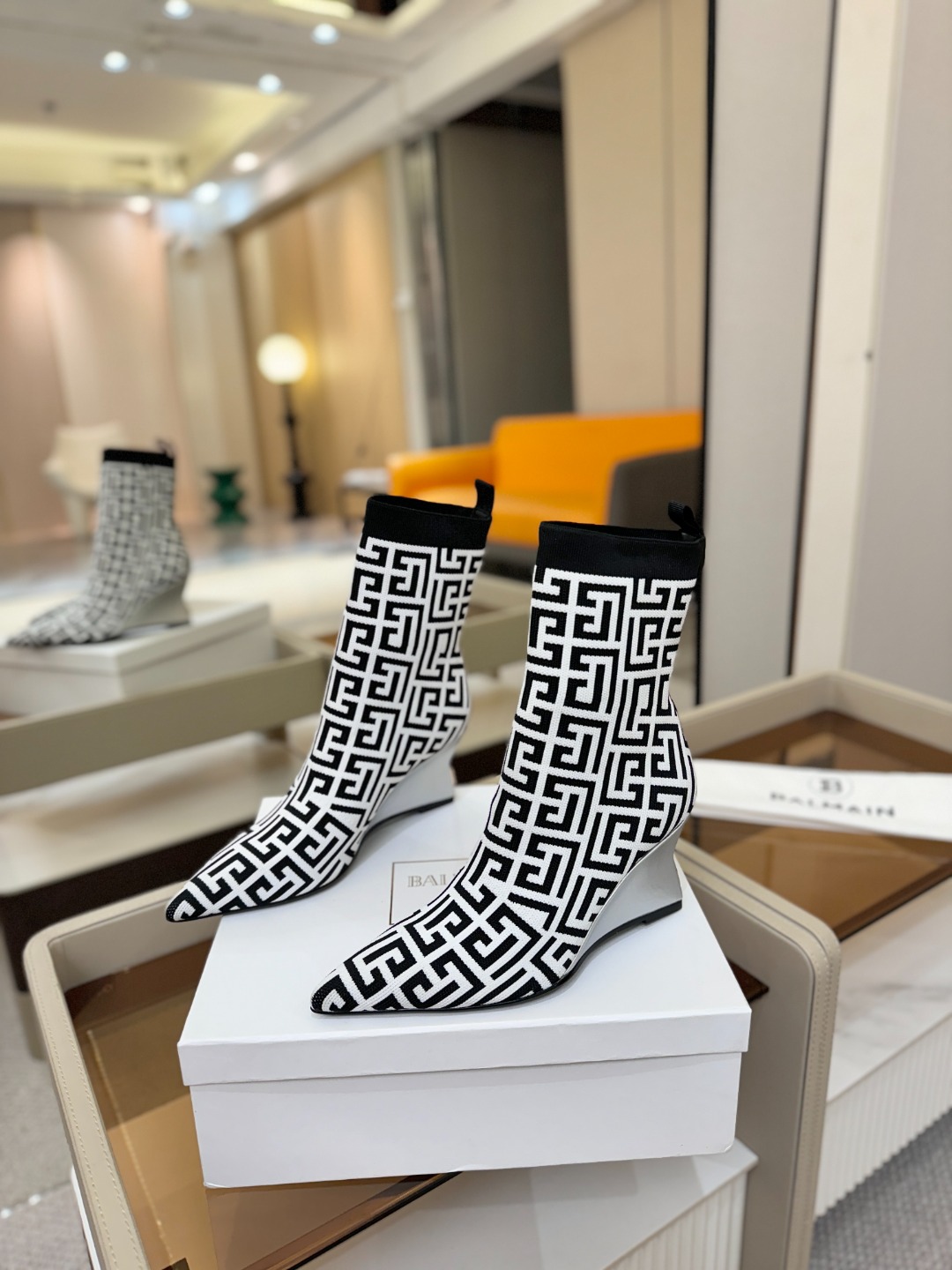 Balmain巴尔曼2025秋冬新款针织过膝弹力靴！海外订购原版1:1完美复刻！📛鞋面：原版定制飞织鞋面