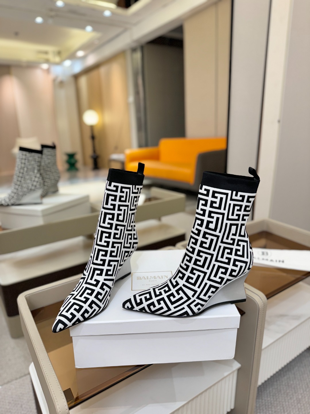 Balmain巴尔曼2025秋冬新款针织过膝弹力靴！海外订购原版1:1完美复刻！📛鞋面：原版定制飞织鞋面