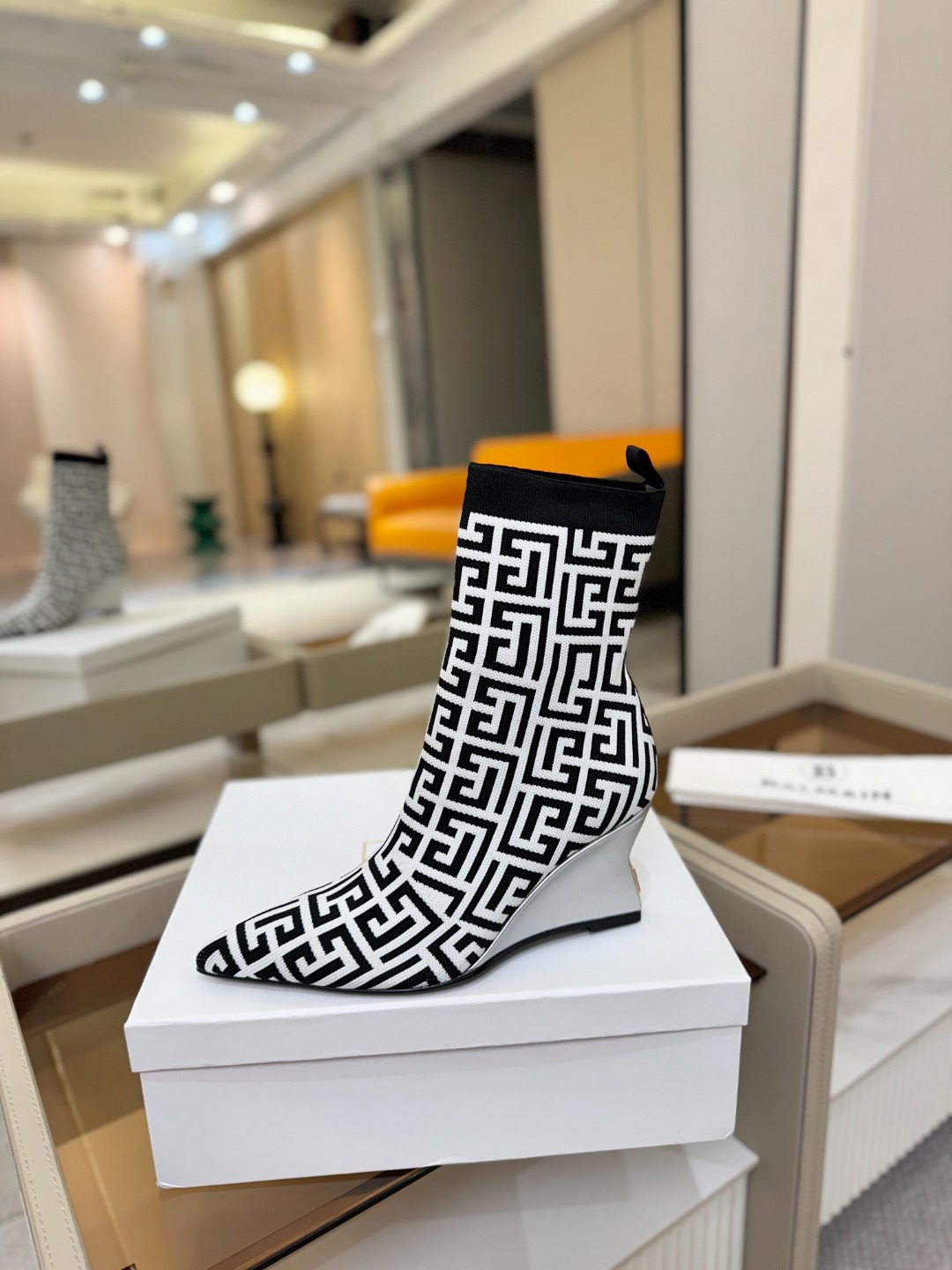 Balmain巴尔曼2025秋冬新款针织过膝弹力靴！海外订购原版1:1完美复刻！📛鞋面：原版定制飞织鞋面