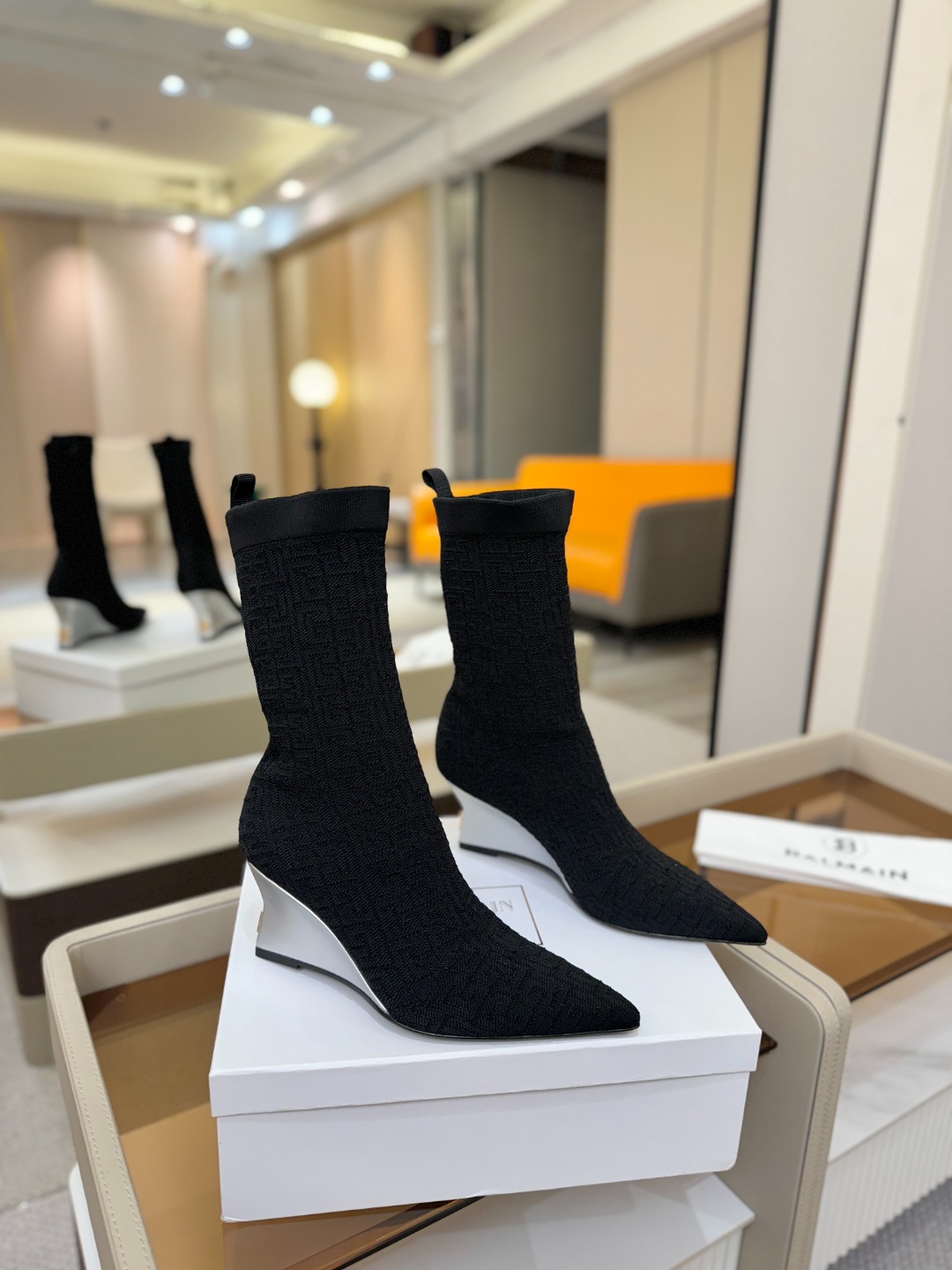 Balmain巴尔曼2025秋冬新款针织过膝弹力靴！海外订购原版1:1完美复刻！📛鞋面：原版定制飞织鞋面