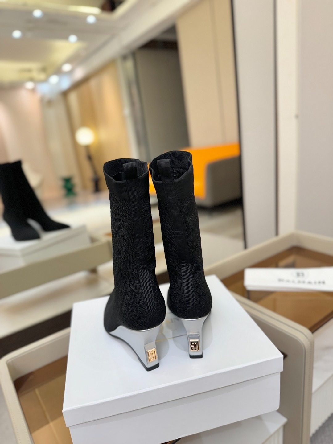 Balmain巴尔曼2025秋冬新款针织过膝弹力靴！海外订购原版1:1完美复刻！📛鞋面：原版定制飞织鞋面