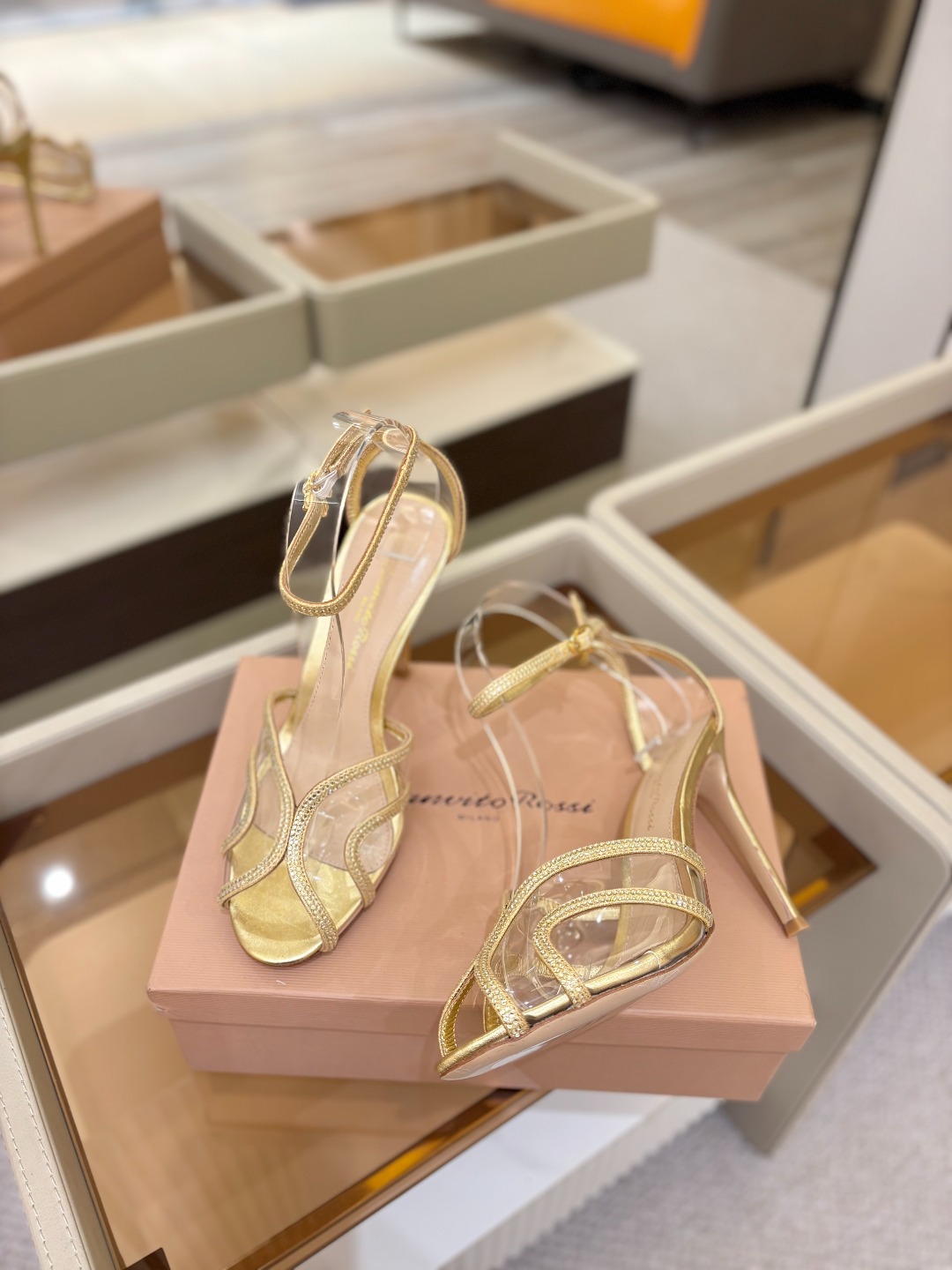 Gianvito Rossi 👠顶级版本！代购品质！👡施华洛奇水钻圆头高跟拖鞋，宛如从童话中走来的仙履😜