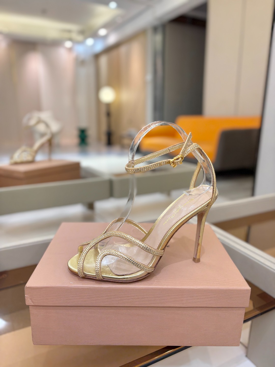 Gianvito Rossi 👠顶级版本！代购品质！👡施华洛奇水钻圆头高跟拖鞋，宛如从童话中走来的仙履😜