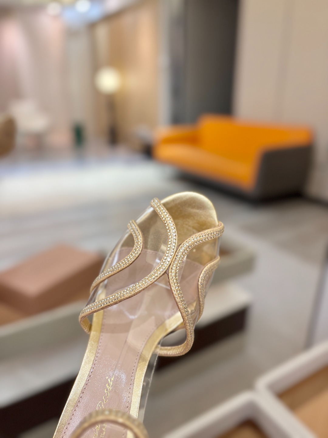 Gianvito Rossi 👠顶级版本！代购品质！👡施华洛奇水钻圆头高跟拖鞋，宛如从童话中走来的仙履😜