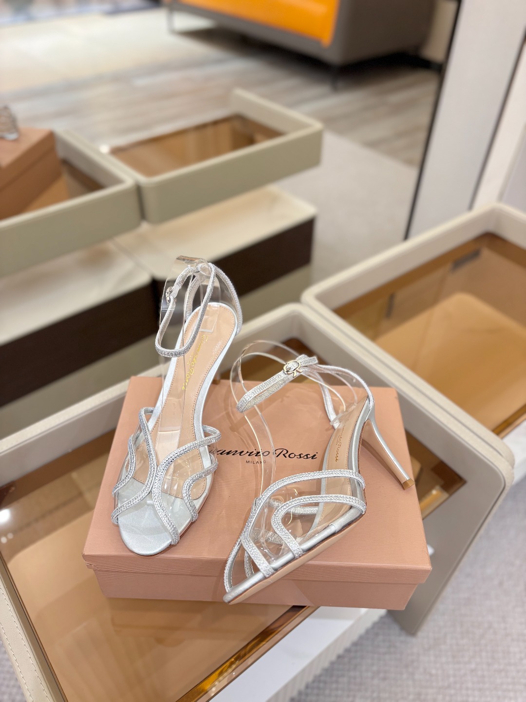 Gianvito Rossi 👠顶级版本！代购品质！👡施华洛奇水钻圆头高跟拖鞋，宛如从童话中走来的仙履😜