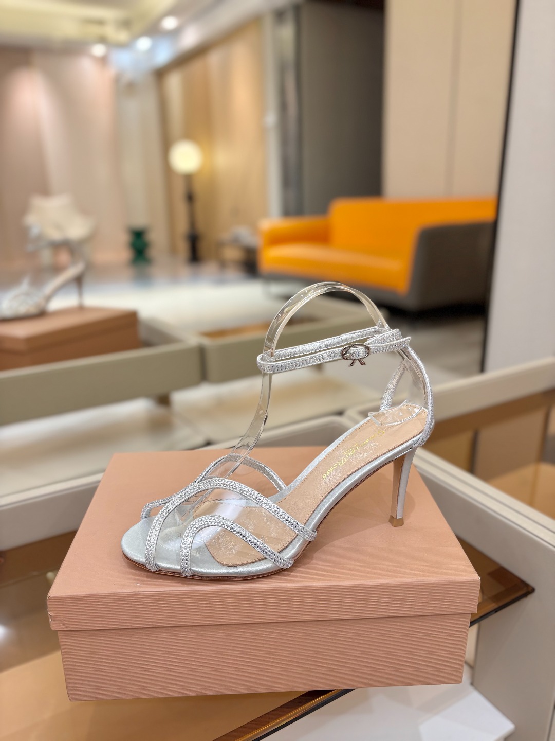 Gianvito Rossi 👠顶级版本！代购品质！👡施华洛奇水钻圆头高跟拖鞋，宛如从童话中走来的仙履😜