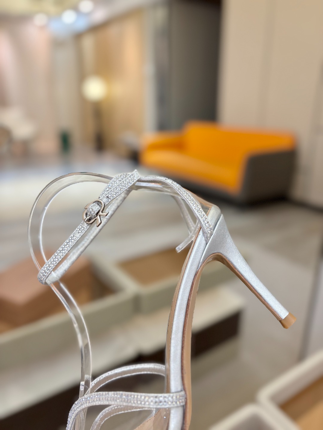 Gianvito Rossi 👠顶级版本！代购品质！👡施华洛奇水钻圆头高跟拖鞋，宛如从童话中走来的仙履😜