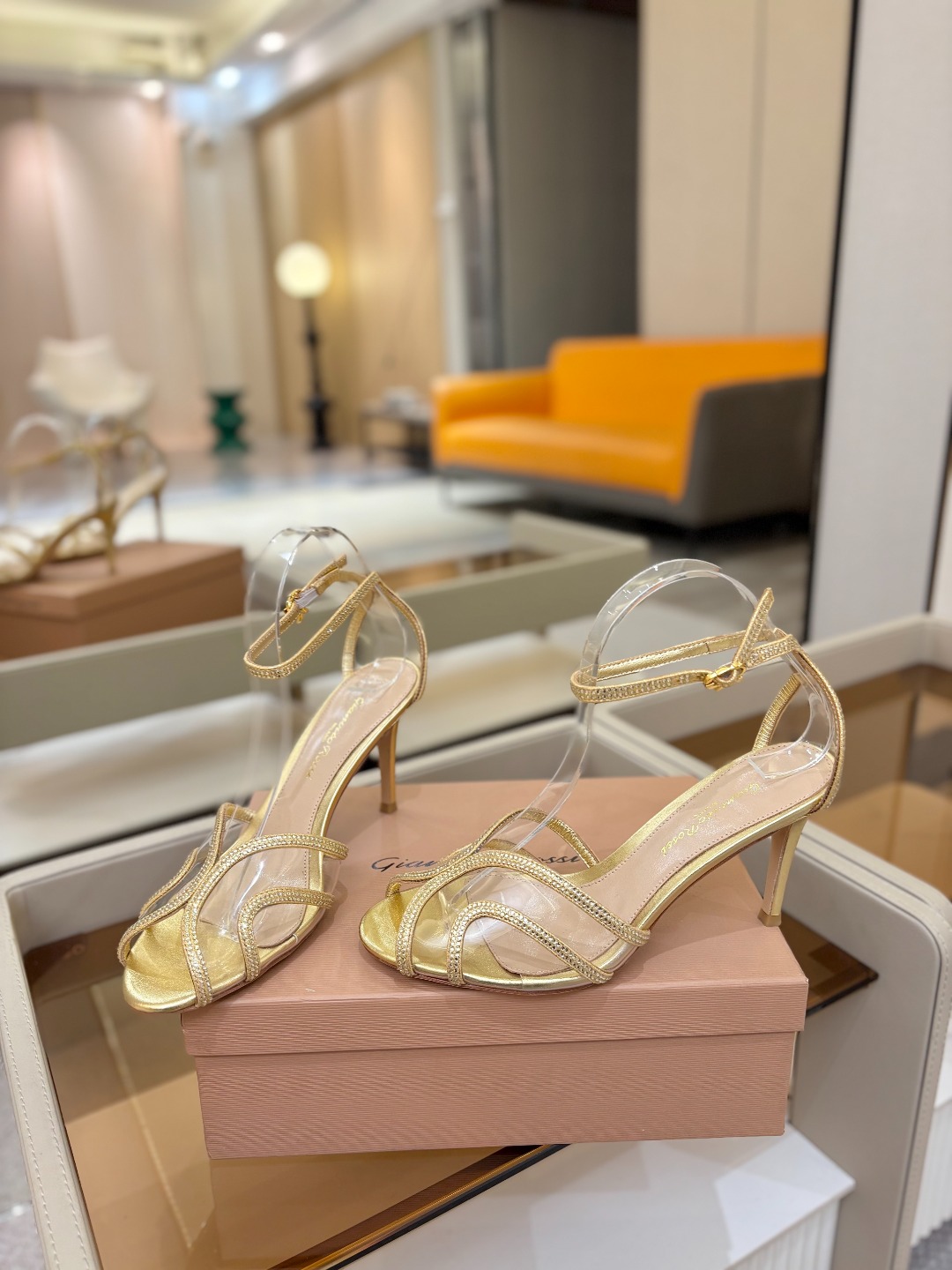 Gianvito Rossi 👠顶级版本！代购品质！👡施华洛奇水钻圆头高跟拖鞋，宛如从童话中走来的仙履😜