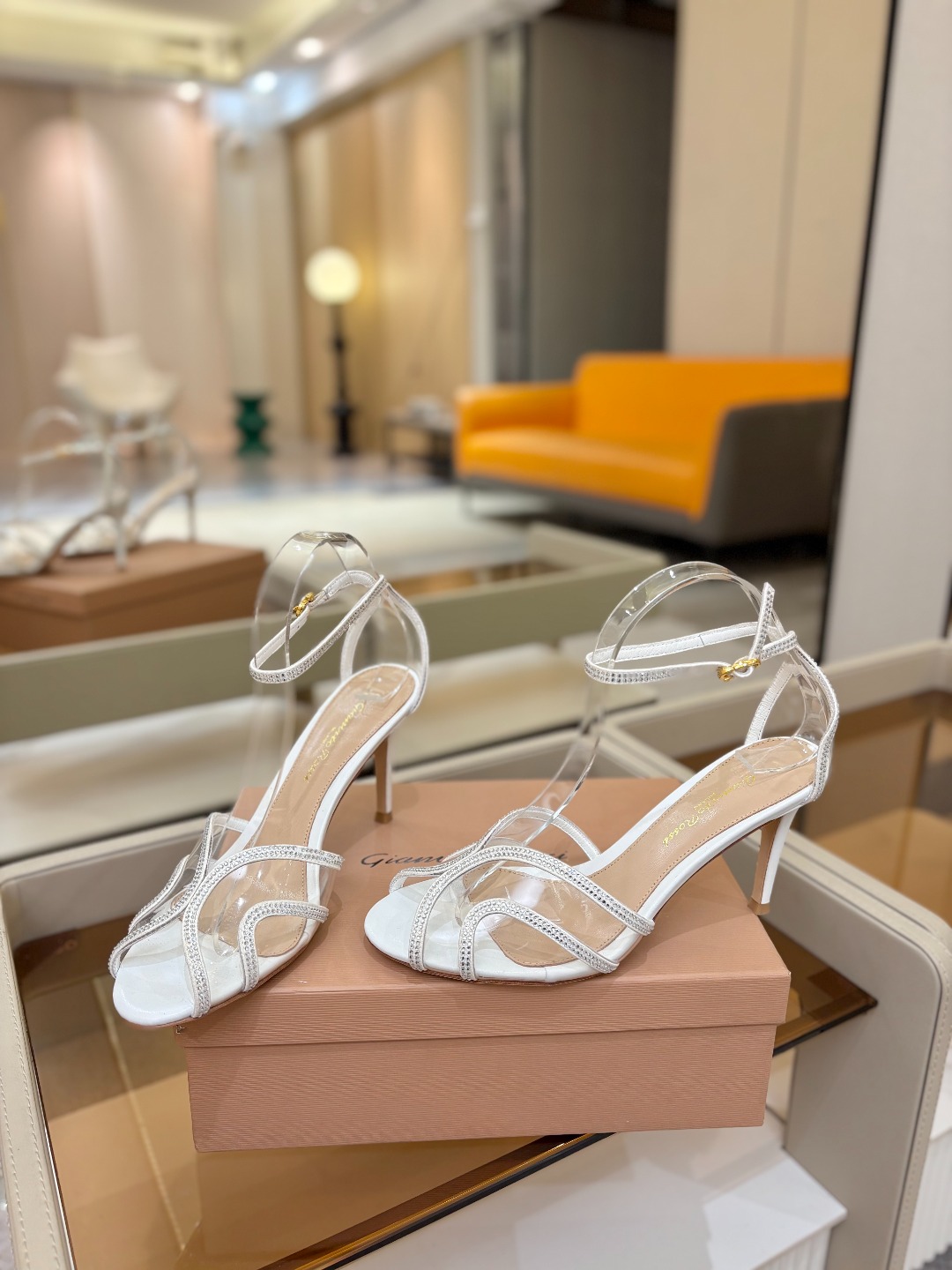 Gianvito Rossi 👠顶级版本！代购品质！👡施华洛奇水钻圆头高跟拖鞋，宛如从童话中走来的仙履😜