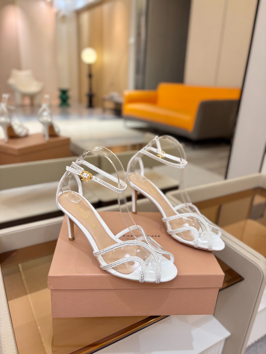 Gianvito Rossi 👠顶级版本！代购品质！👡施华洛奇水钻圆头高跟拖鞋，宛如从童话中走来的仙履😜