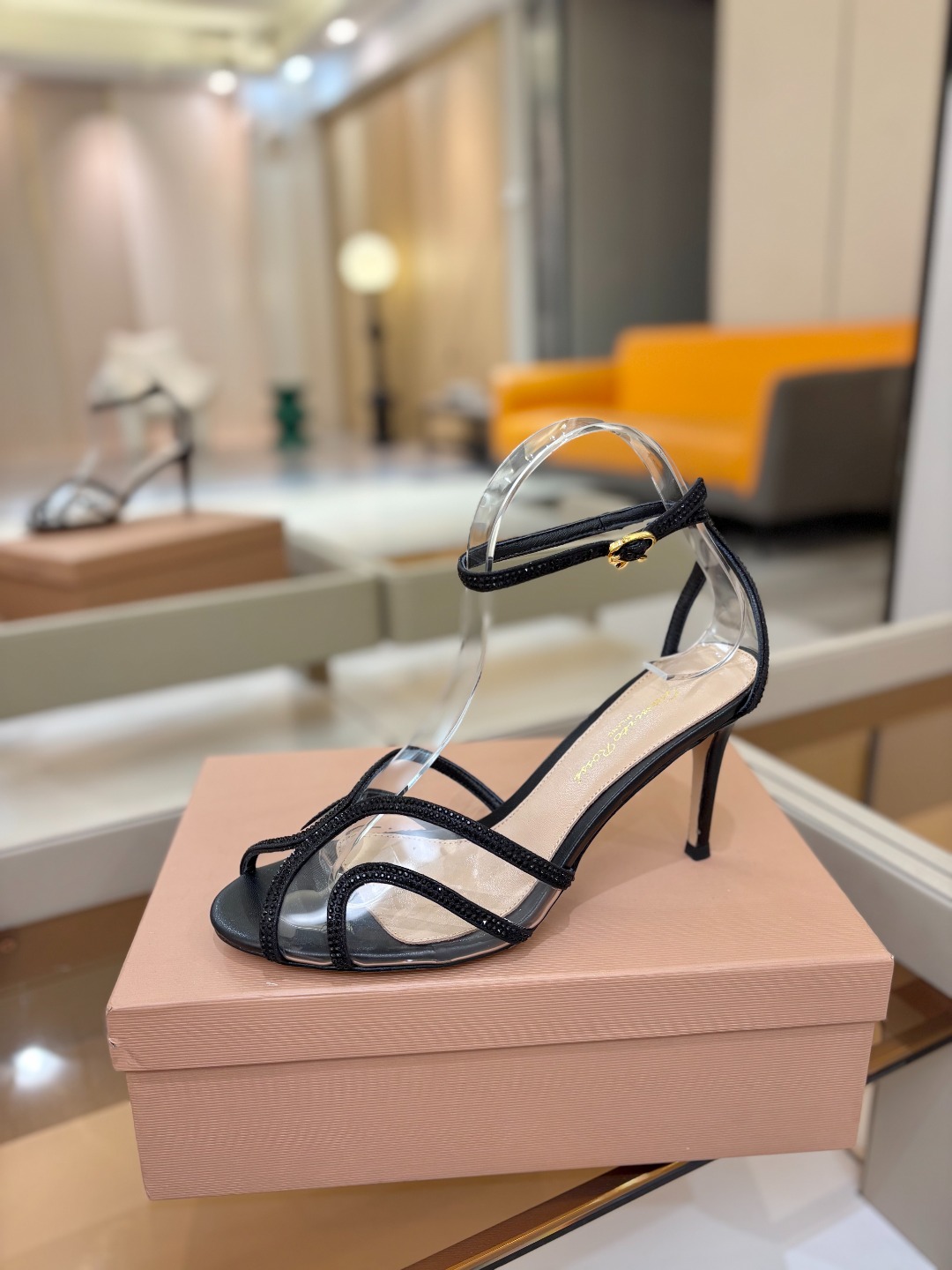 NO:578352,Price Gianvito Rossi top version!  Purchasing quality!  Swarovski rhinestone round-toe high-heeled slippers are like fairy shoes from a fairy tale. The Swarovski rhinestones are dazzling, like stars inlaid on them, each one exuding dreamy light. The round-toe design highlights elegance, and the high heels give a confident style. Wearing these, it feels like flowers are growing under your feet, and every step is fragrant, and you can enjoy the ultimate romance and luxury. _______________________ * Full set of packaging. * Original custom-made sheepskin/Swarovski diamonds on the upper *  Foot pads Sheepskin * Sole Italian genuine leather outsole * Heel height 8.5cm, two heights: 10.5 (10.5 is custom-made and non-refundable! You need to note the height when placing an order, if not, the default is 8.5)19860909价格 Gianvito Rossi 顶级版本！ 代购品质！ 施华洛奇水钻圆头高跟拖鞋,宛如从童话中走来的仙履.施华洛奇水钻璀璨耀眼,如同繁星点点镶嵌其上,每一颗都散发着梦幻的光芒.圆头设计凸显优雅,高跟赋予自信风采.穿上它,仿佛脚下生花,步步生香,尽享极致的浪漫与奢. _____________________________ * 全套包装. * 鞋面原版定制羊皮/施华洛奇钻 * 垫脚 羊皮 * 鞋底 意大利真皮大底 * 跟高 8.5cm 10.5两种高度（10.5定做不退换！下单需备注高度,没备注默认8.5跟高） * 码数:35－43（40 41 42 43定做不退换）,高跟鞋凉鞋,sandals,high heels,slippers,sheepskin,Leather soles,Women's Shoes