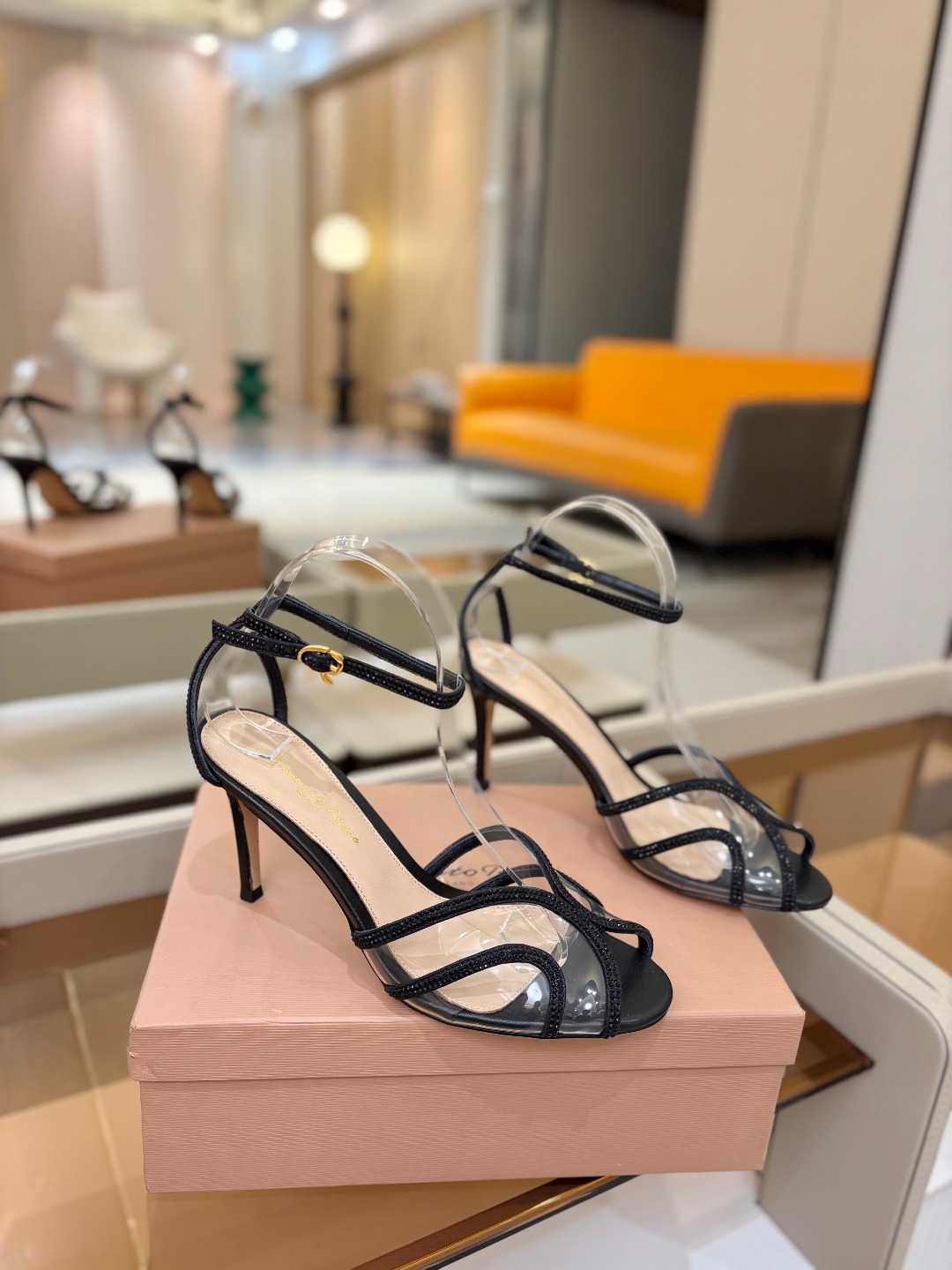 Gianvito Rossi 👠顶级版本！代购品质！👡施华洛奇水钻圆头高跟拖鞋，宛如从童话中走来的仙履😜