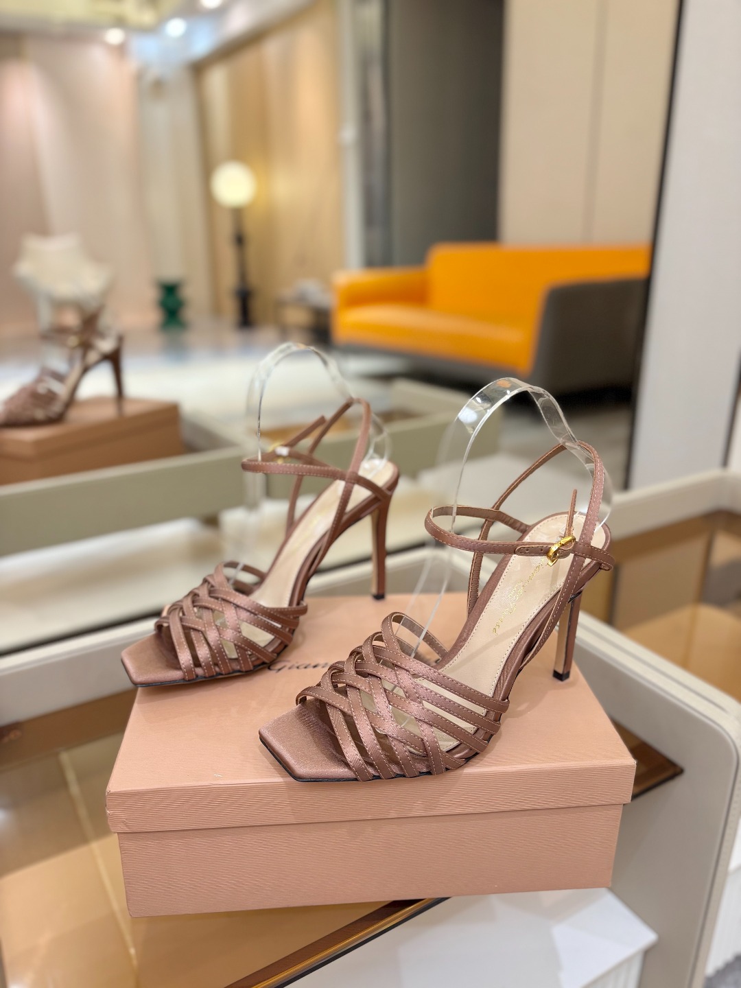 Gianvito Rossi 👠 原版开发 顶级版本 代购品质GianvitoRossi👡这双带子高跟凉