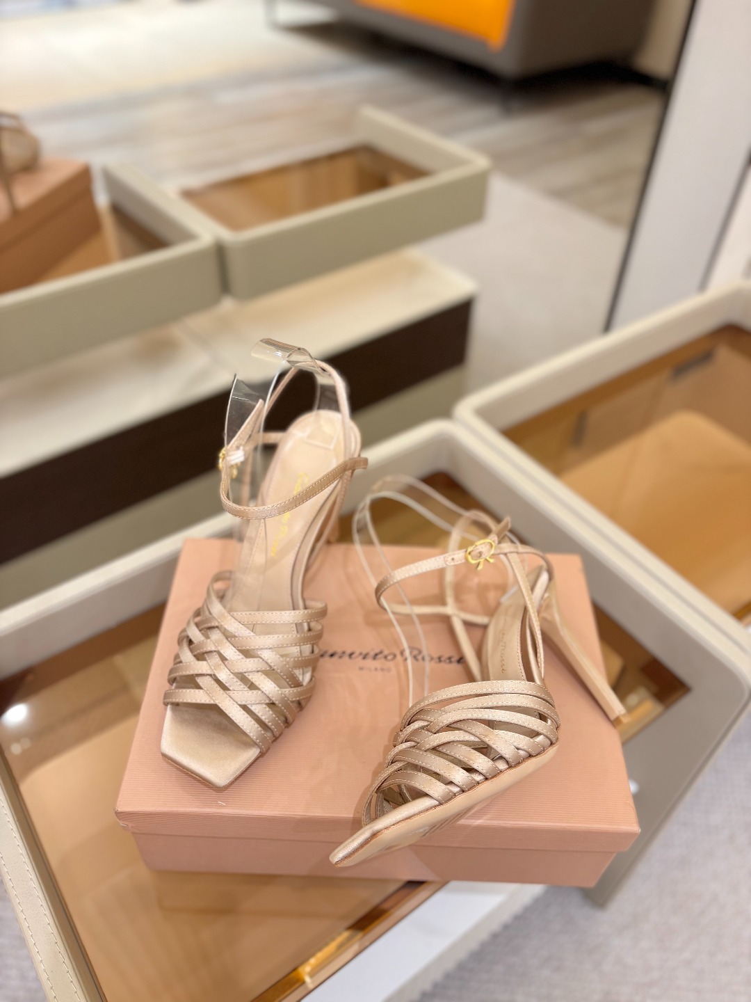 Gianvito Rossi 👠 原版开发 顶级版本 代购品质GianvitoRossi👡这双带子高跟凉