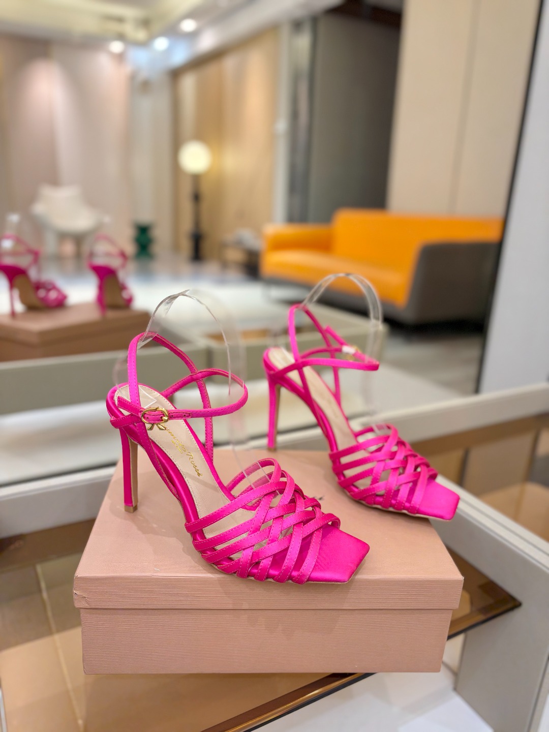 Gianvito Rossi 👠 原版开发 顶级版本 代购品质GianvitoRossi👡这双带子高跟凉