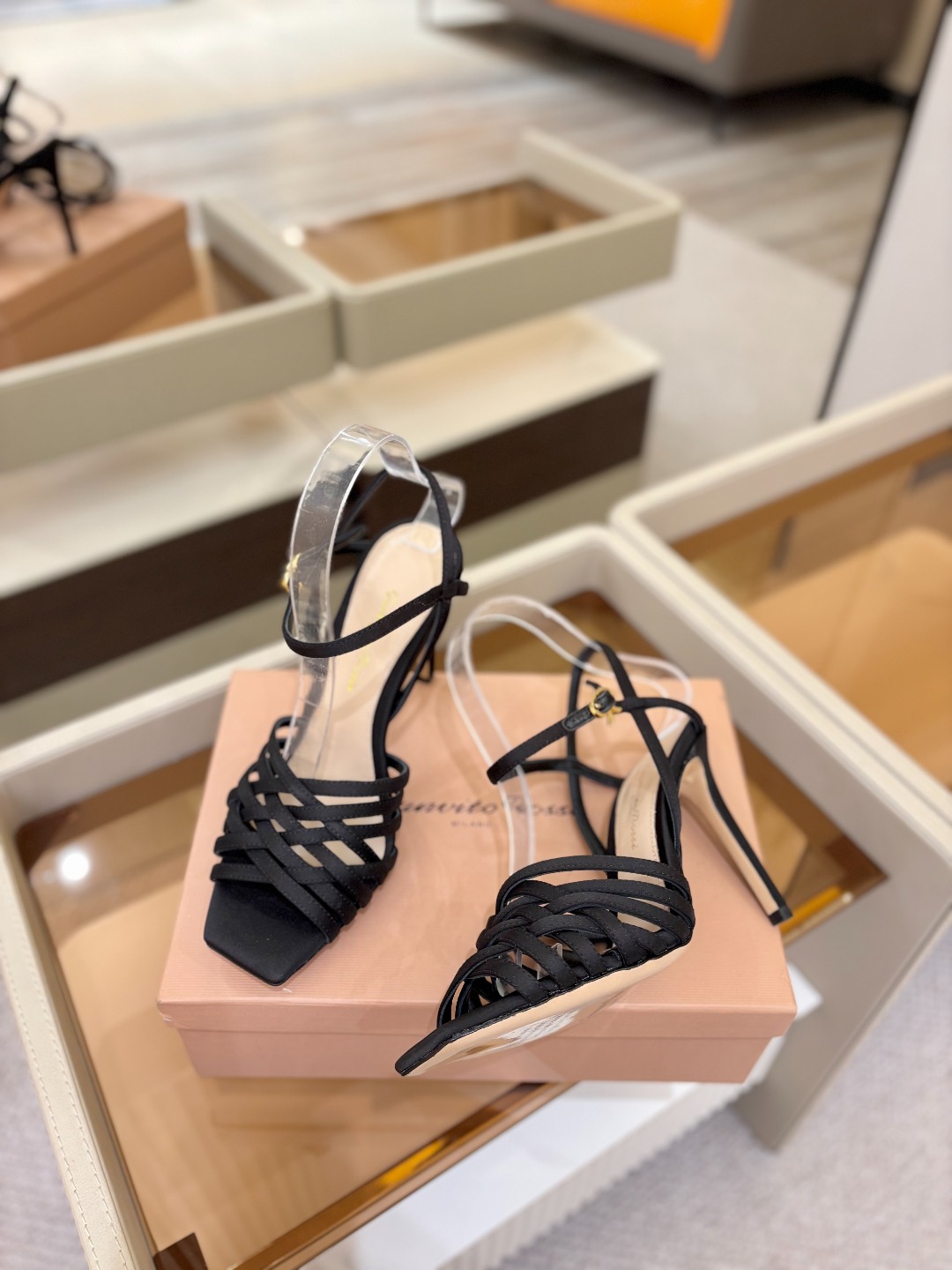 Gianvito Rossi 👠 原版开发 顶级版本 代购品质GianvitoRossi👡这双带子高跟凉
