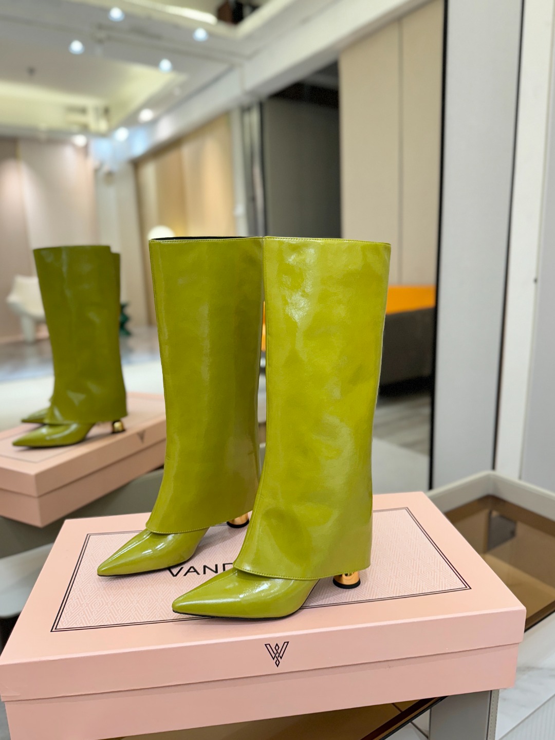 VANDA NOVAK来自意大利品牌 全网独家 鞋跟独特设计酒杯 重磅系列众多联手意大利品牌推出高级感满