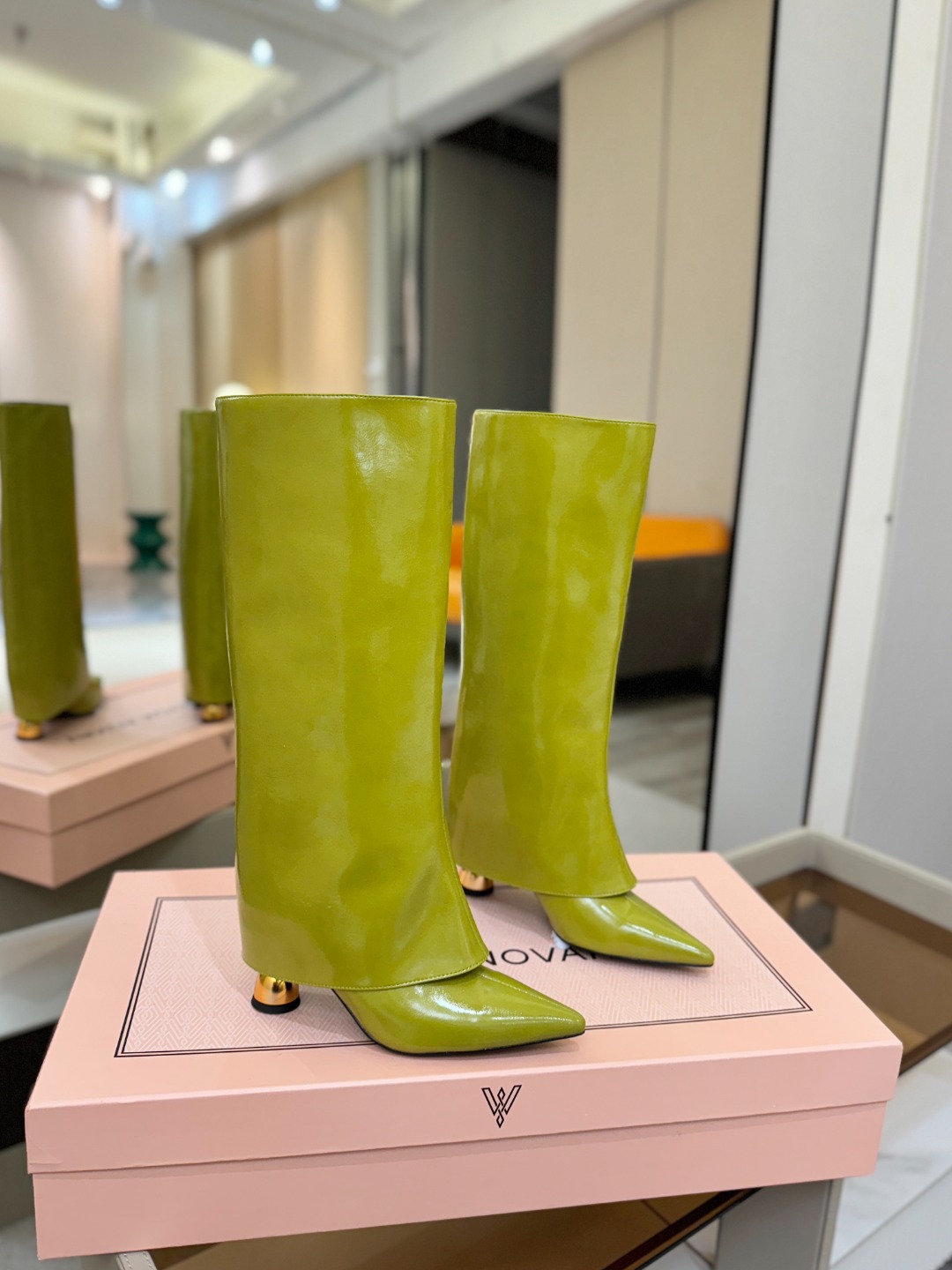 VANDA NOVAK来自意大利品牌 全网独家 鞋跟独特设计酒杯 重磅系列众多联手意大利品牌推出高级感满