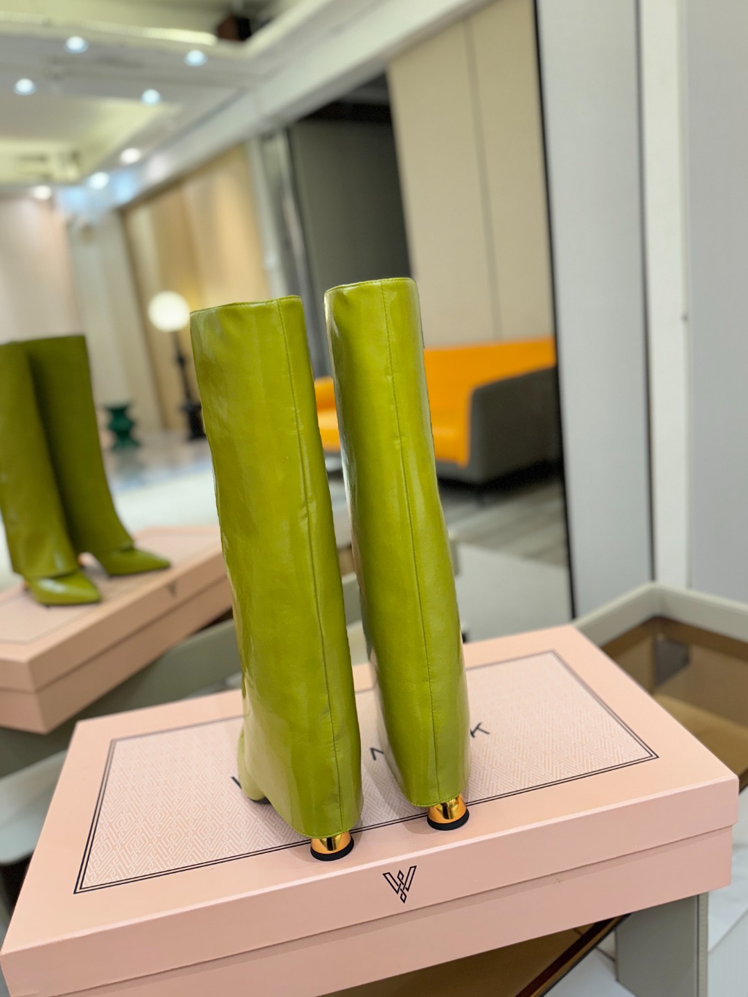 VANDA NOVAK来自意大利品牌 全网独家 鞋跟独特设计酒杯 重磅系列众多联手意大利品牌推出高级感满