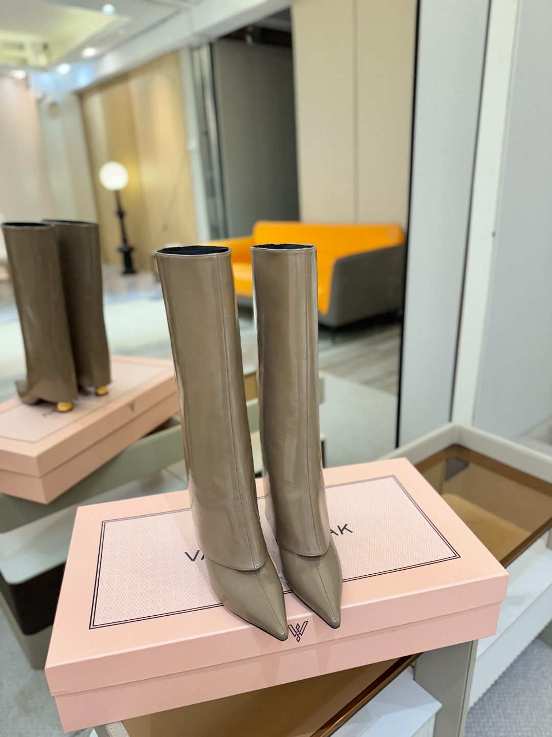 VANDA NOVAK来自意大利品牌 全网独家 鞋跟独特设计酒杯 重磅系列众多联手意大利品牌推出高级感满