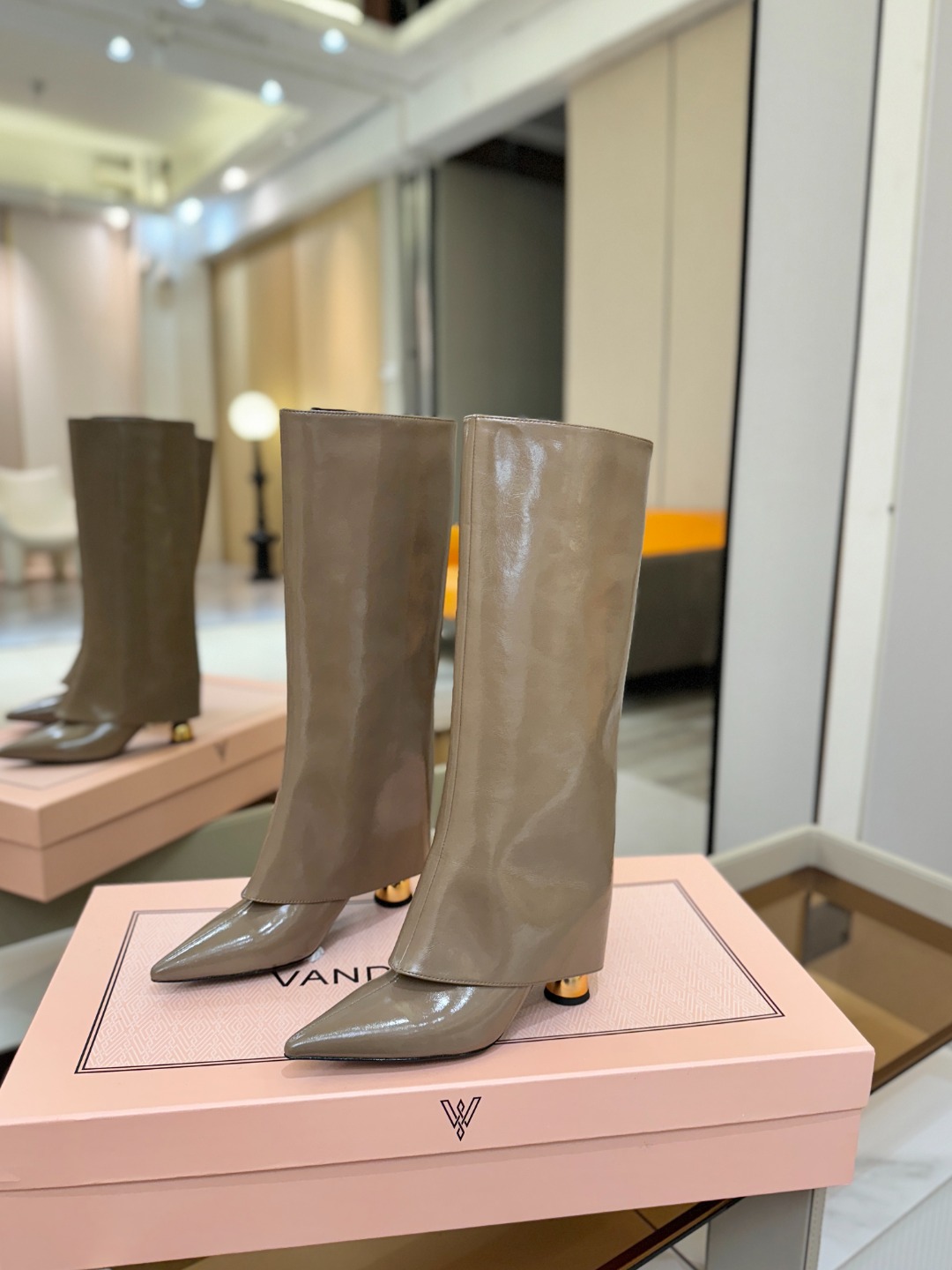 VANDA NOVAK来自意大利品牌 全网独家 鞋跟独特设计酒杯 重磅系列众多联手意大利品牌推出高级感满