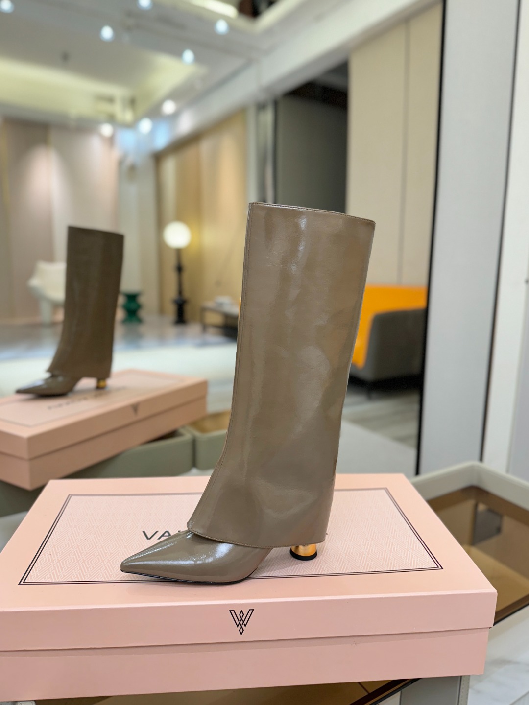 VANDA NOVAK来自意大利品牌 全网独家 鞋跟独特设计酒杯 重磅系列众多联手意大利品牌推出高级感满