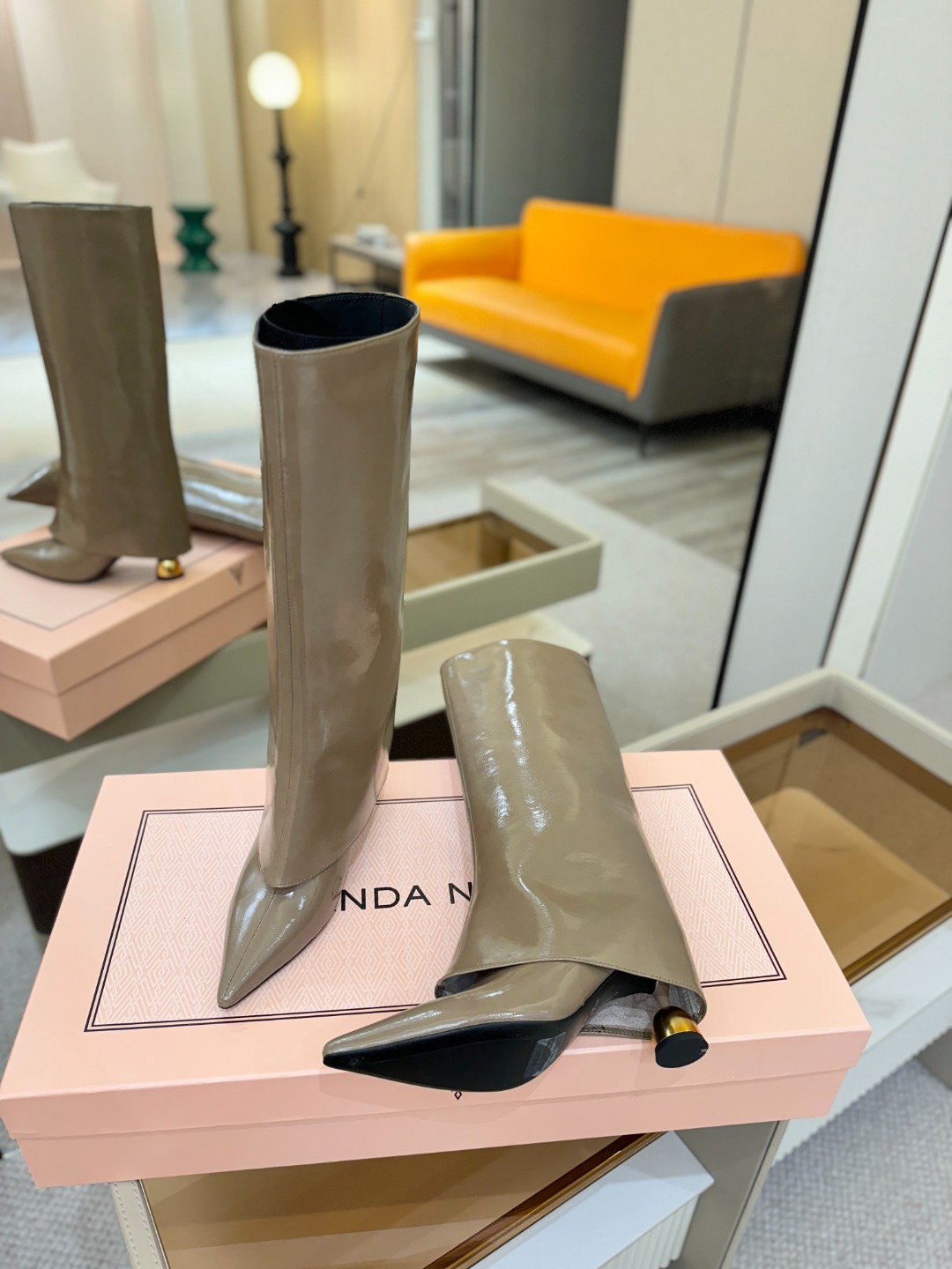 VANDA NOVAK来自意大利品牌 全网独家 鞋跟独特设计酒杯 重磅系列众多联手意大利品牌推出高级感满