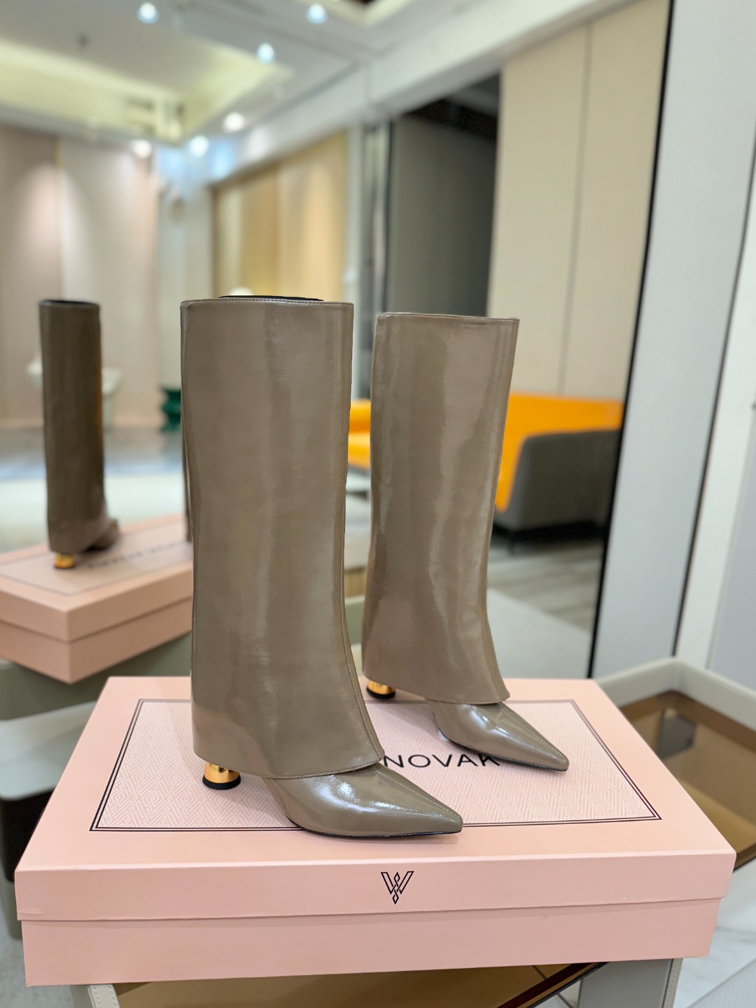 VANDA NOVAK来自意大利品牌 全网独家 鞋跟独特设计酒杯 重磅系列众多联手意大利品牌推出高级感满