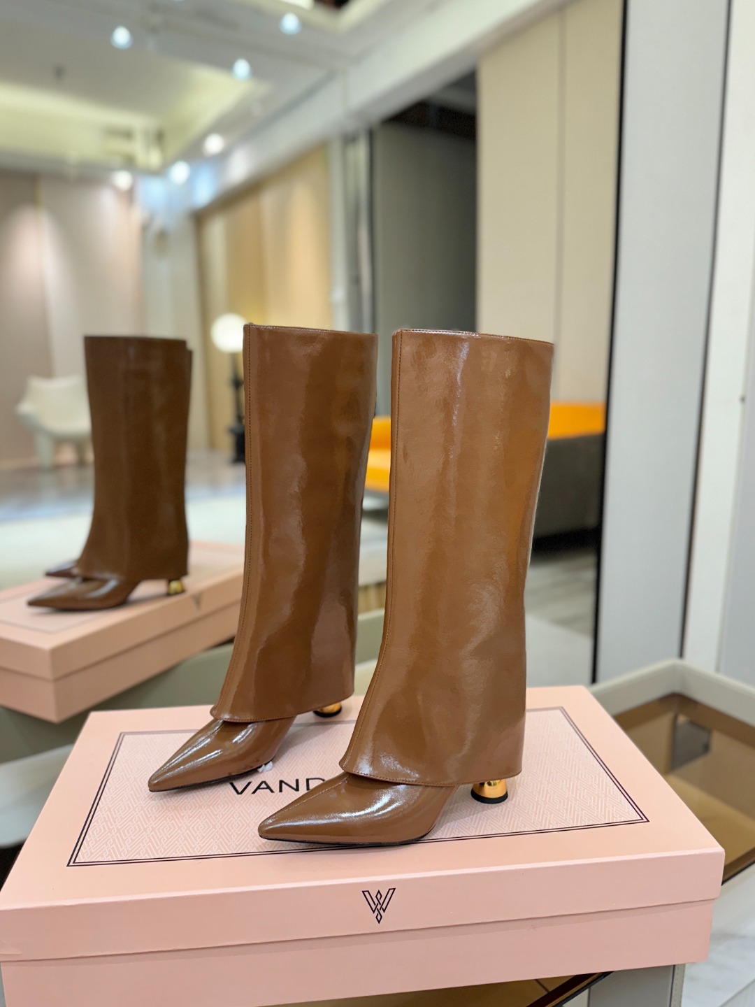 VANDA NOVAK来自意大利品牌 全网独家 鞋跟独特设计酒杯 重磅系列众多联手意大利品牌推出高级感满