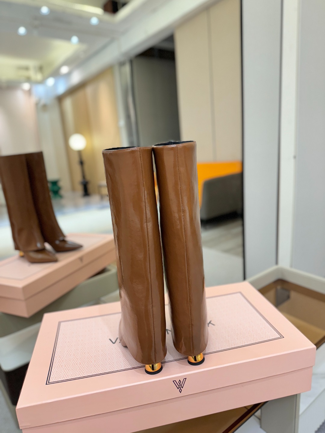 VANDA NOVAK来自意大利品牌 全网独家 鞋跟独特设计酒杯 重磅系列众多联手意大利品牌推出高级感满