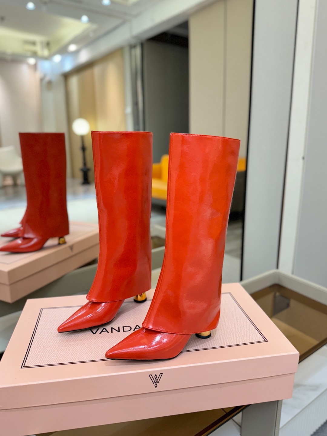 VANDA NOVAK来自意大利品牌 全网独家 鞋跟独特设计酒杯 重磅系列众多联手意大利品牌推出高级感满