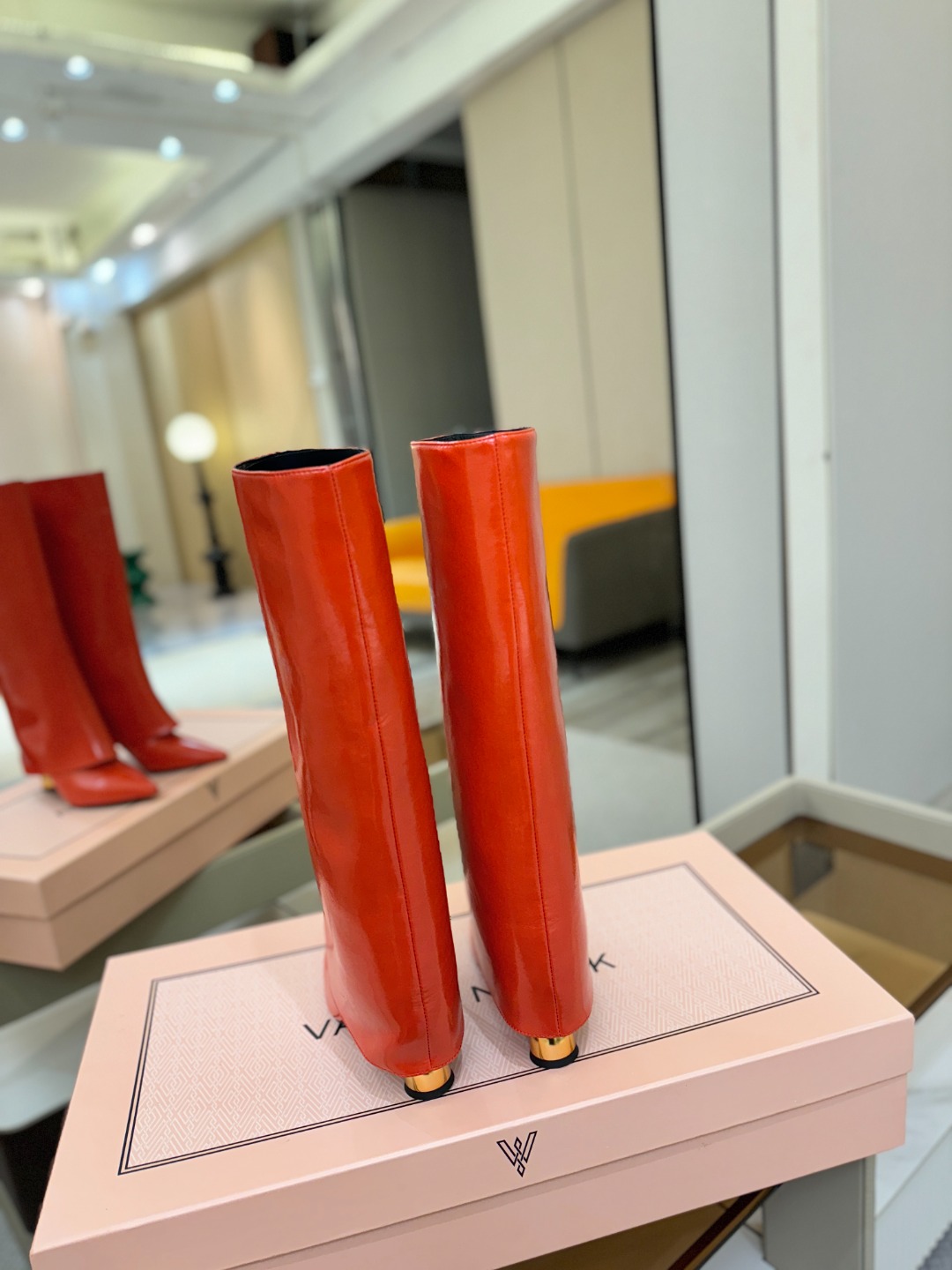 VANDA NOVAK来自意大利品牌 全网独家 鞋跟独特设计酒杯 重磅系列众多联手意大利品牌推出高级感满