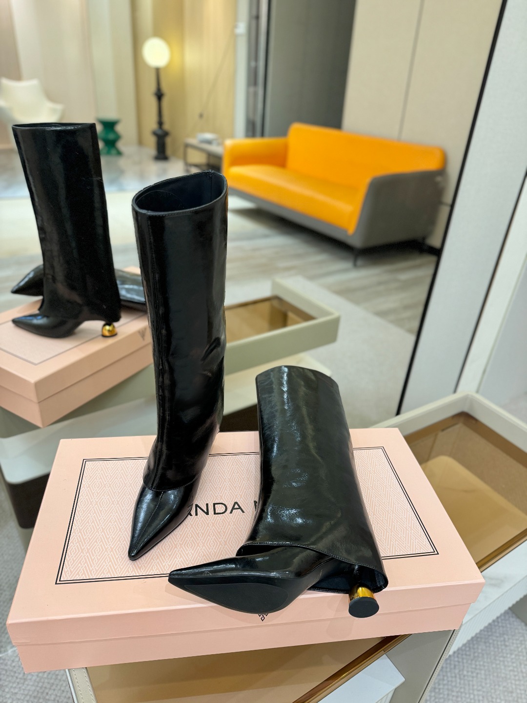 VANDA NOVAK来自意大利品牌 全网独家 鞋跟独特设计酒杯 重磅系列众多联手意大利品牌推出高级感满