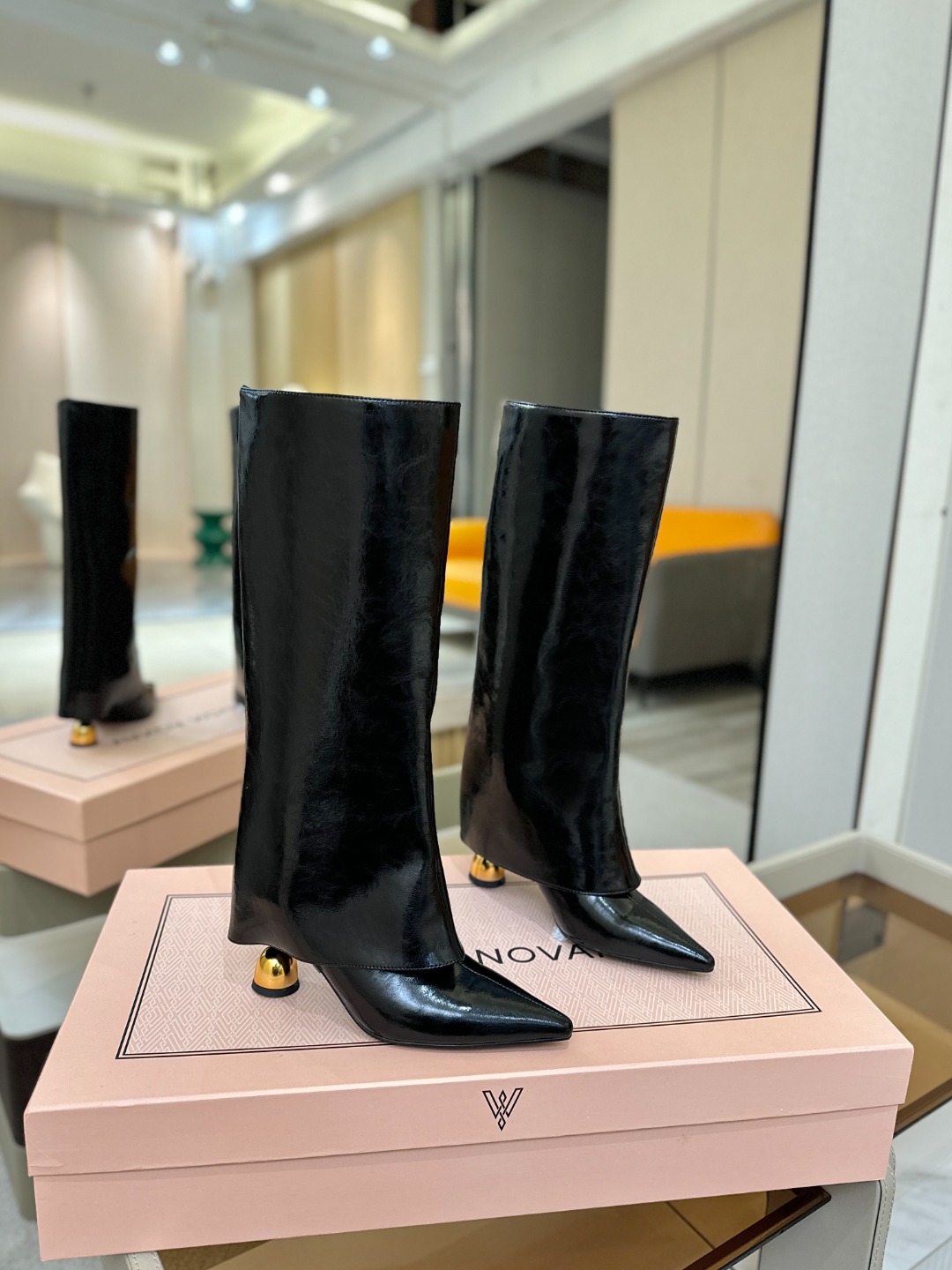 VANDA NOVAK来自意大利品牌 全网独家 鞋跟独特设计酒杯 重磅系列众多联手意大利品牌推出高级感满