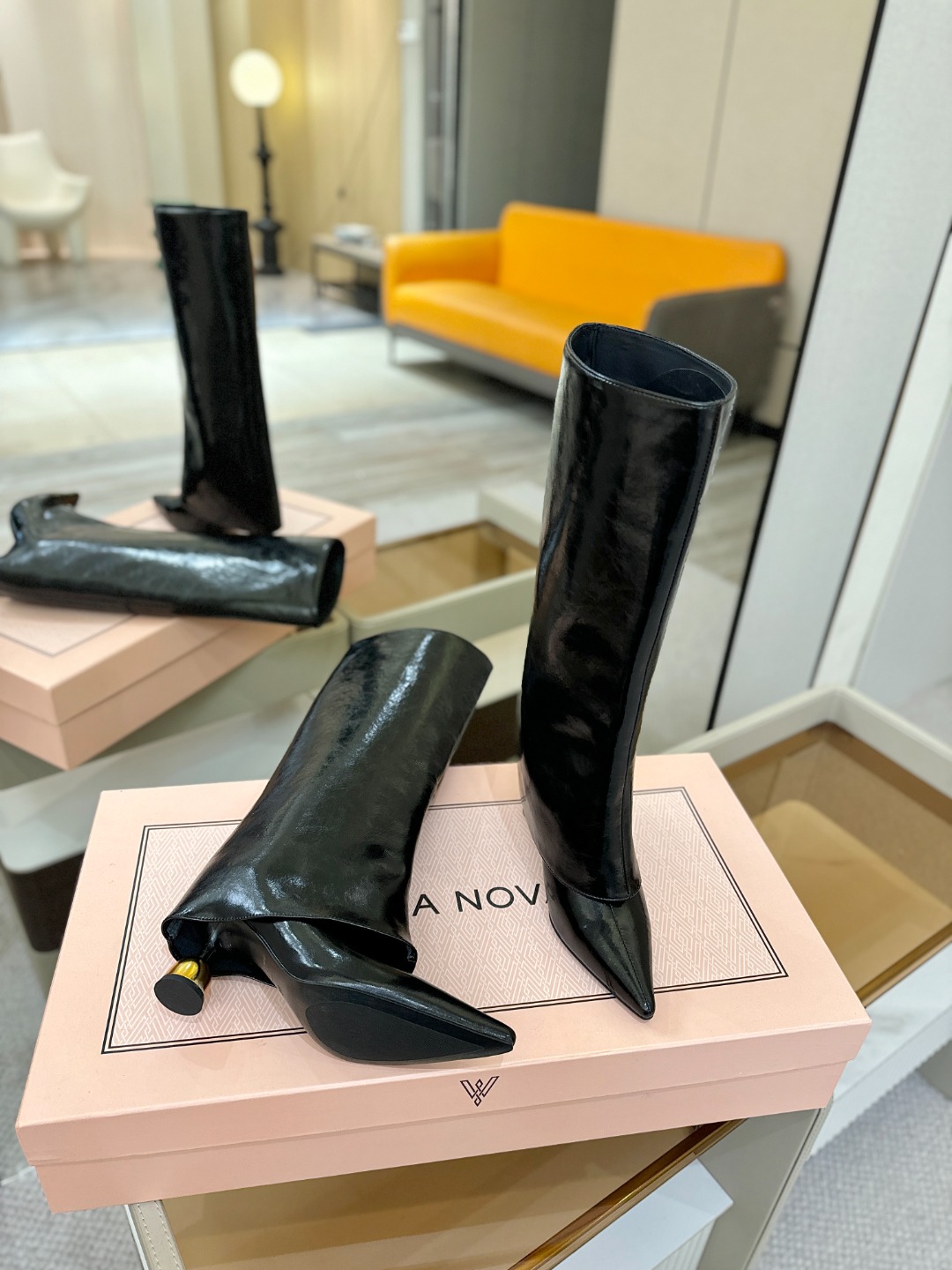 VANDA NOVAK来自意大利品牌 全网独家 鞋跟独特设计酒杯 重磅系列众多联手意大利品牌推出高级感满