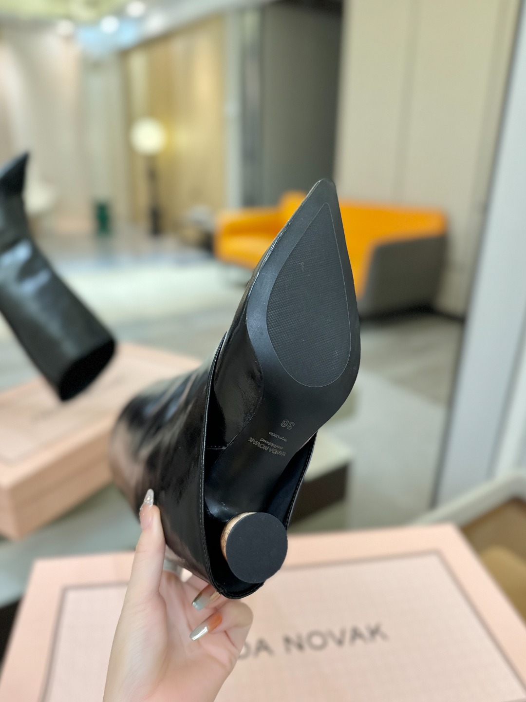 VANDA NOVAK来自意大利品牌 全网独家 鞋跟独特设计酒杯 重磅系列众多联手意大利品牌推出高级感满