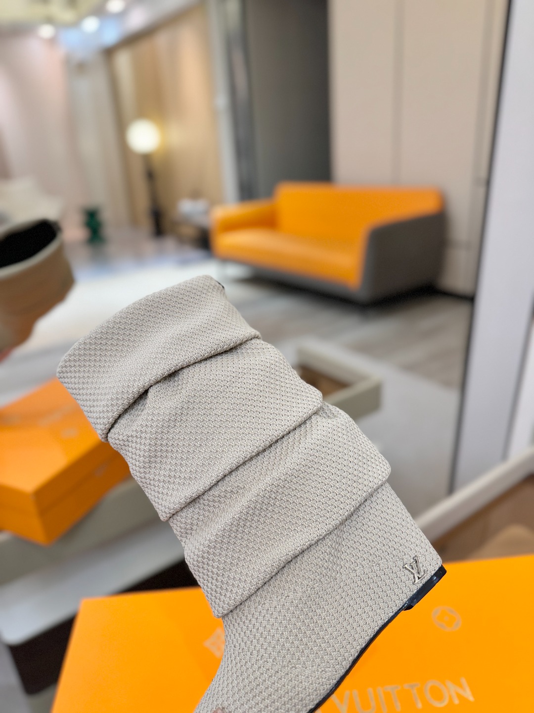 代购级！全配套包装⚠️首家私膜1:1开发⚠️完美呈现这款Summer中高楔跟靴子亮相 路易威登 女装时装