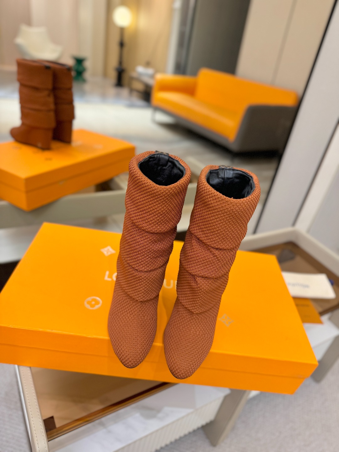 代购级！全配套包装⚠️首家私膜1:1开发⚠️完美呈现这款Summer中高楔跟靴子亮相 路易威登 女装时装