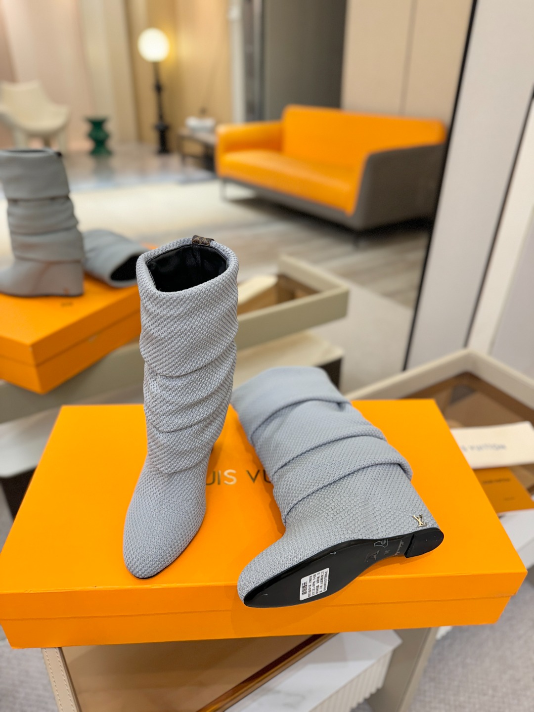 代购级！全配套包装⚠️首家私膜1:1开发⚠️完美呈现这款Summer中高楔跟靴子亮相 路易威登 女装时装